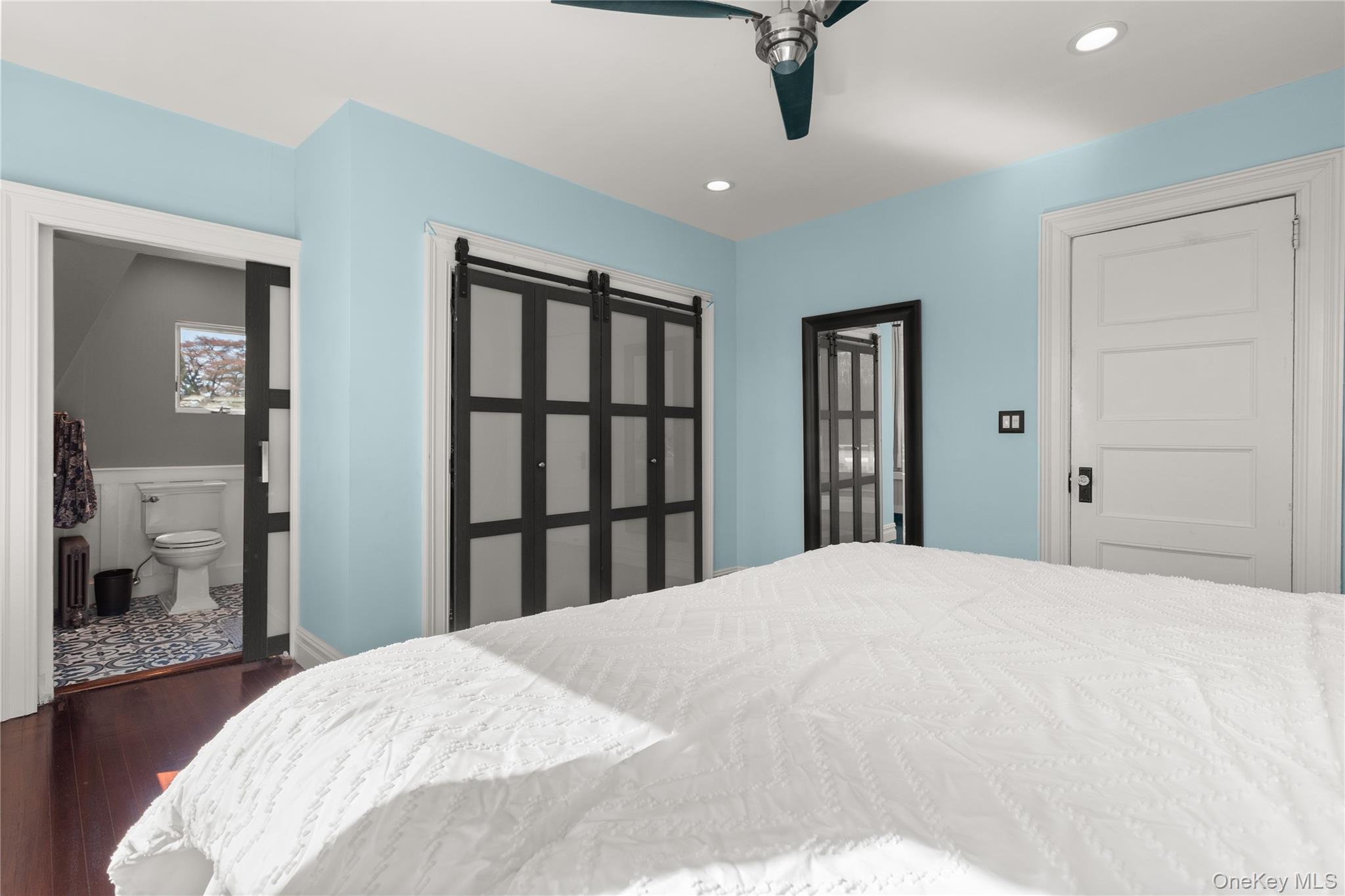 #20 photo, 28 S Montgomery Avenue, Bay Shore , NY 11706