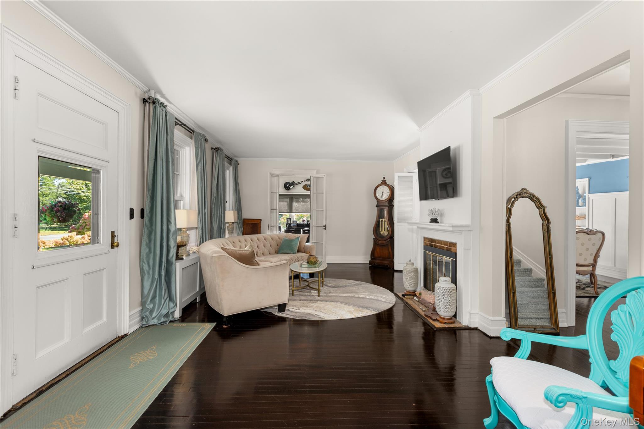 #5 photo, 28 S Montgomery Avenue, Bay Shore , NY 11706