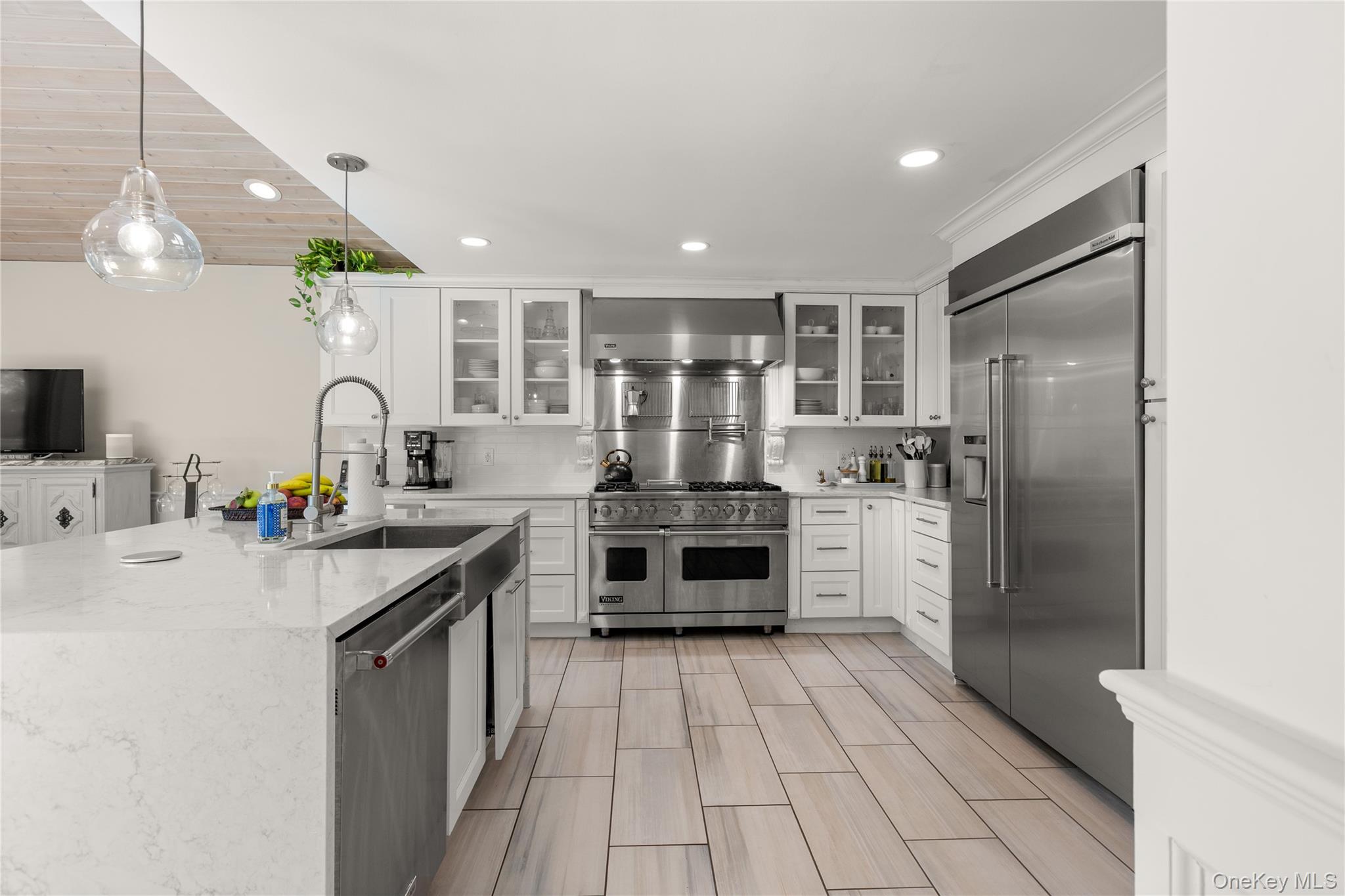 #7 photo, 28 S Montgomery Avenue, Bay Shore , NY 11706