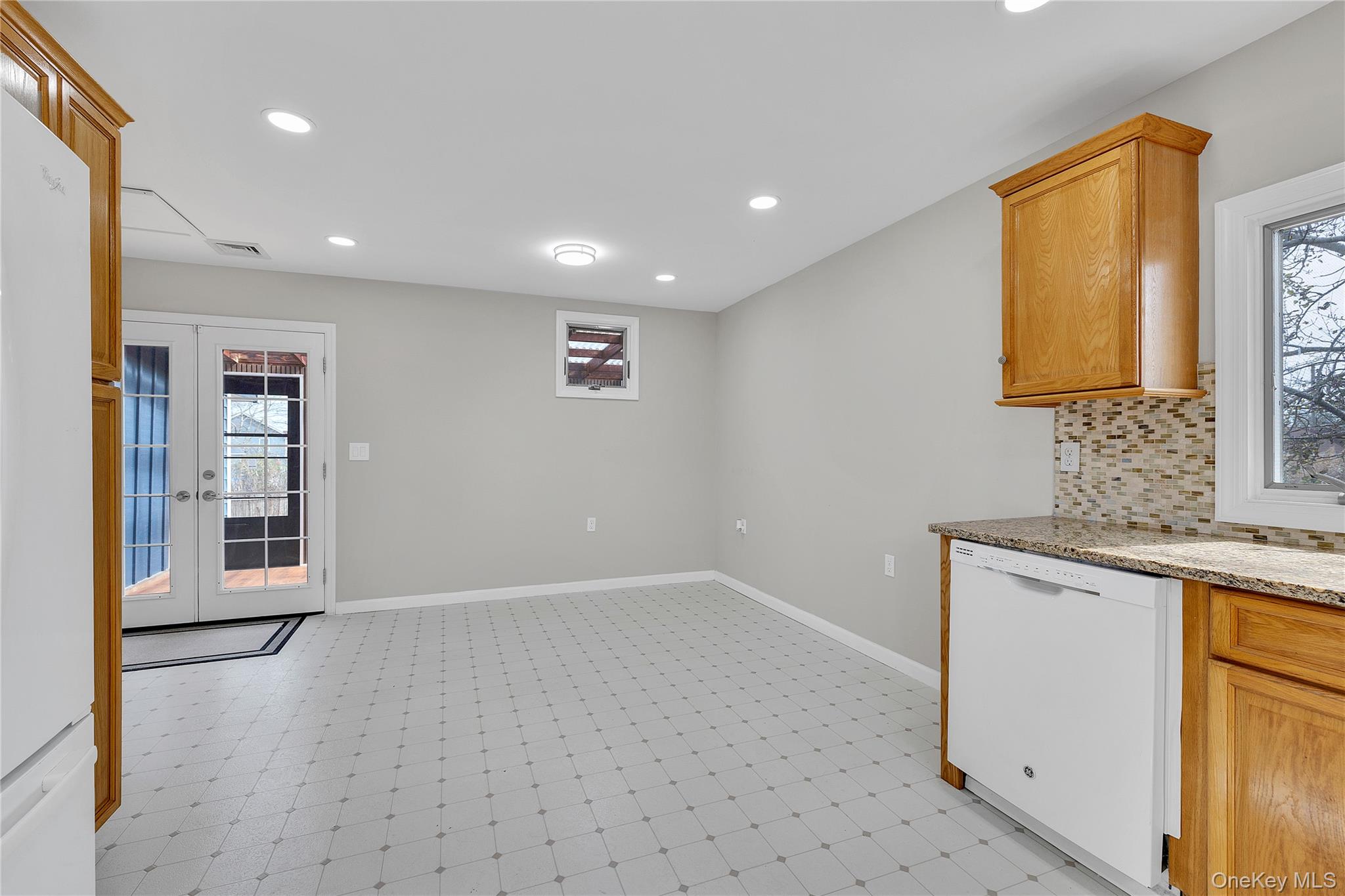 #18 photo, 17 Bellport Road, Mastic Beach , NY 11951