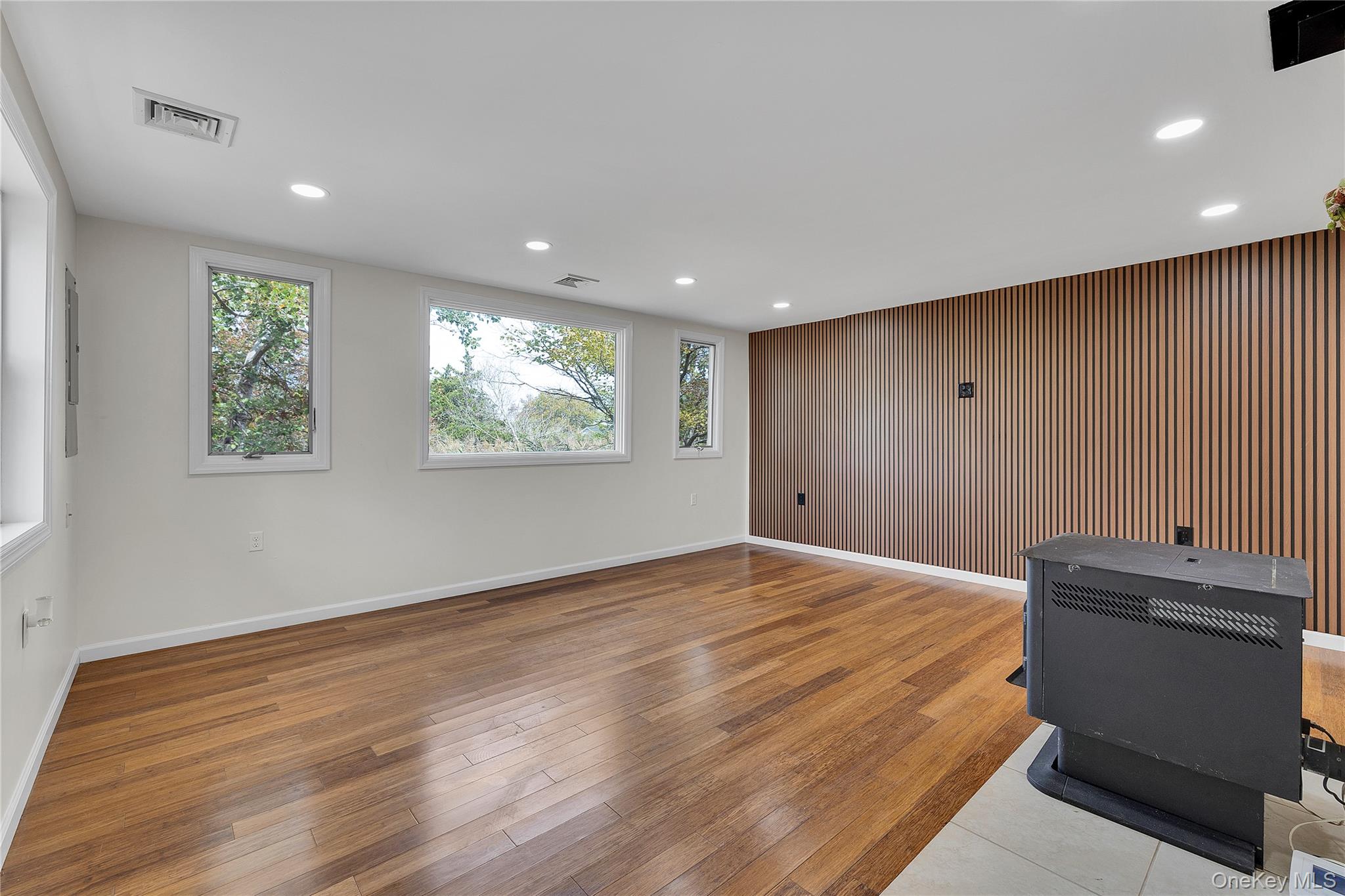 #3 photo, 17 Bellport Road, Mastic Beach , NY 11951