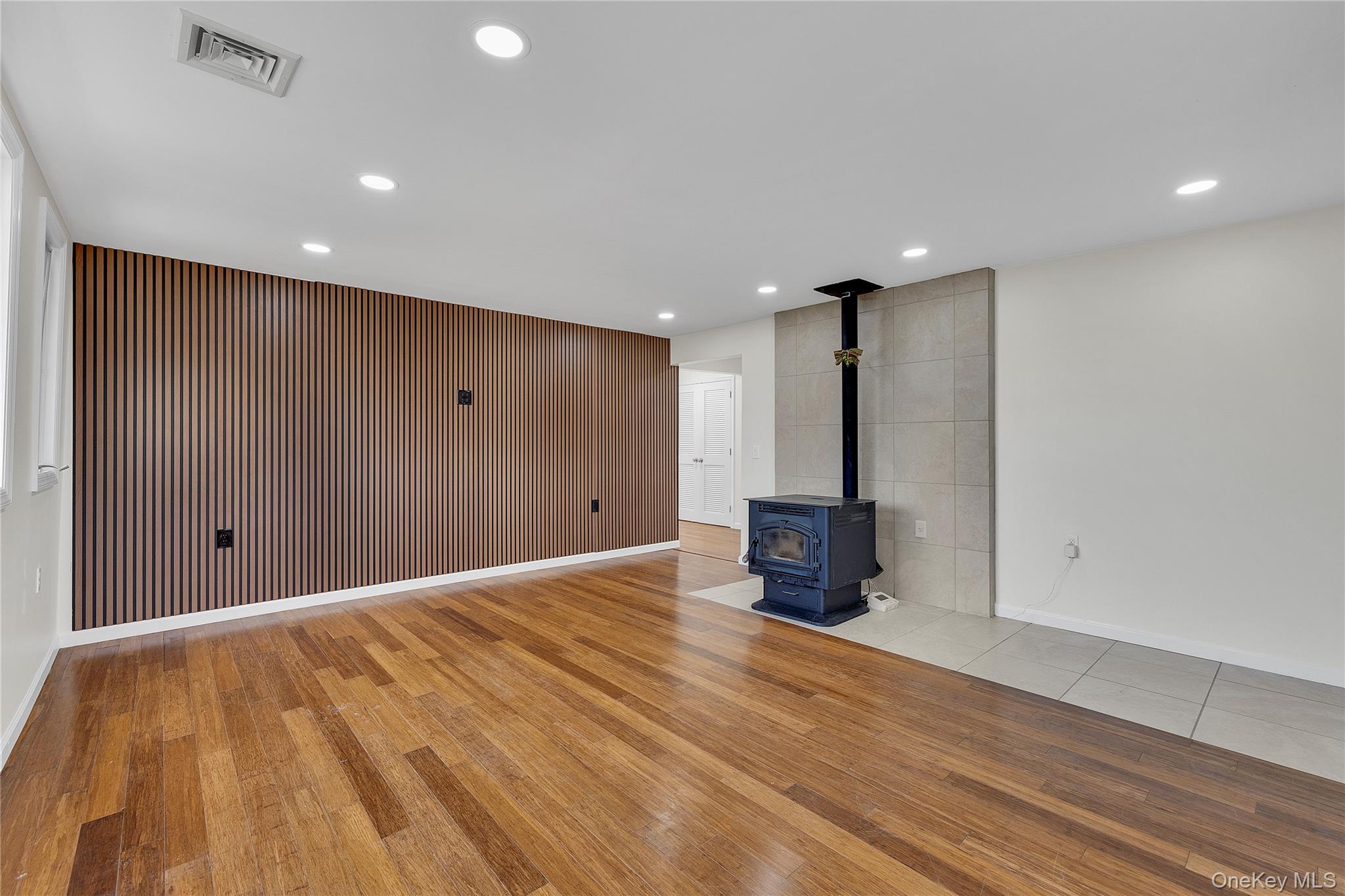 #4 photo, 17 Bellport Road, Mastic Beach , NY 11951