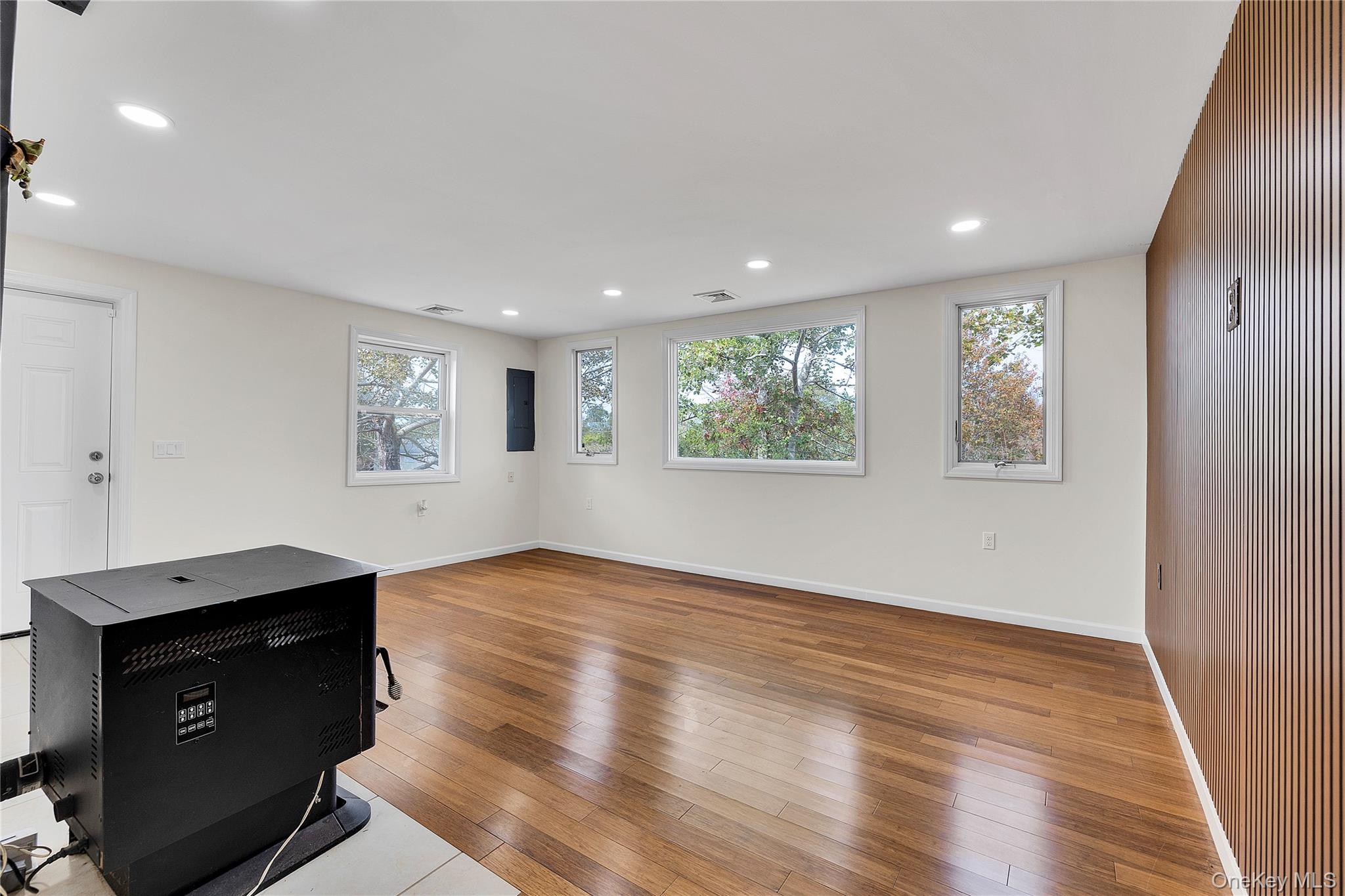 #6 photo, 17 Bellport Road, Mastic Beach , NY 11951