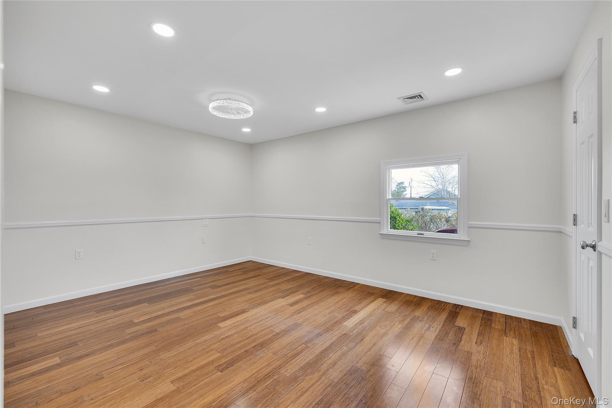 #9 photo, 17 Bellport Road, Mastic Beach , NY 11951