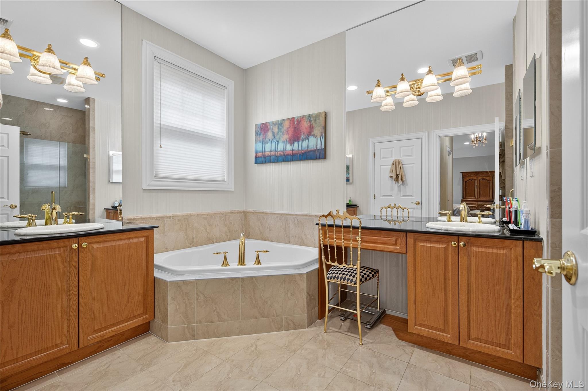 #16 photo, 92 W Overlook, ナッソー郡 Port Washington , NY 11050