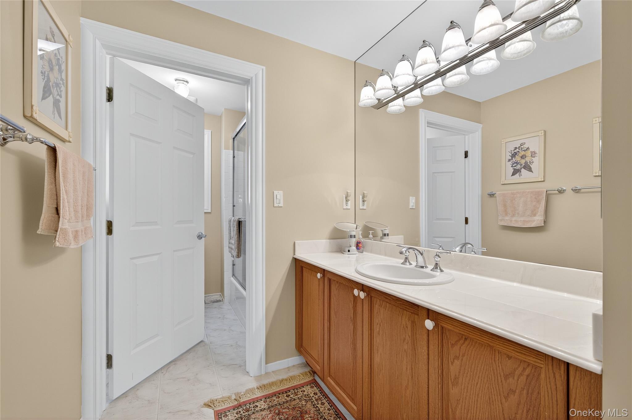 #19 photo, 92 W Overlook, ナッソー郡 Port Washington , NY 11050