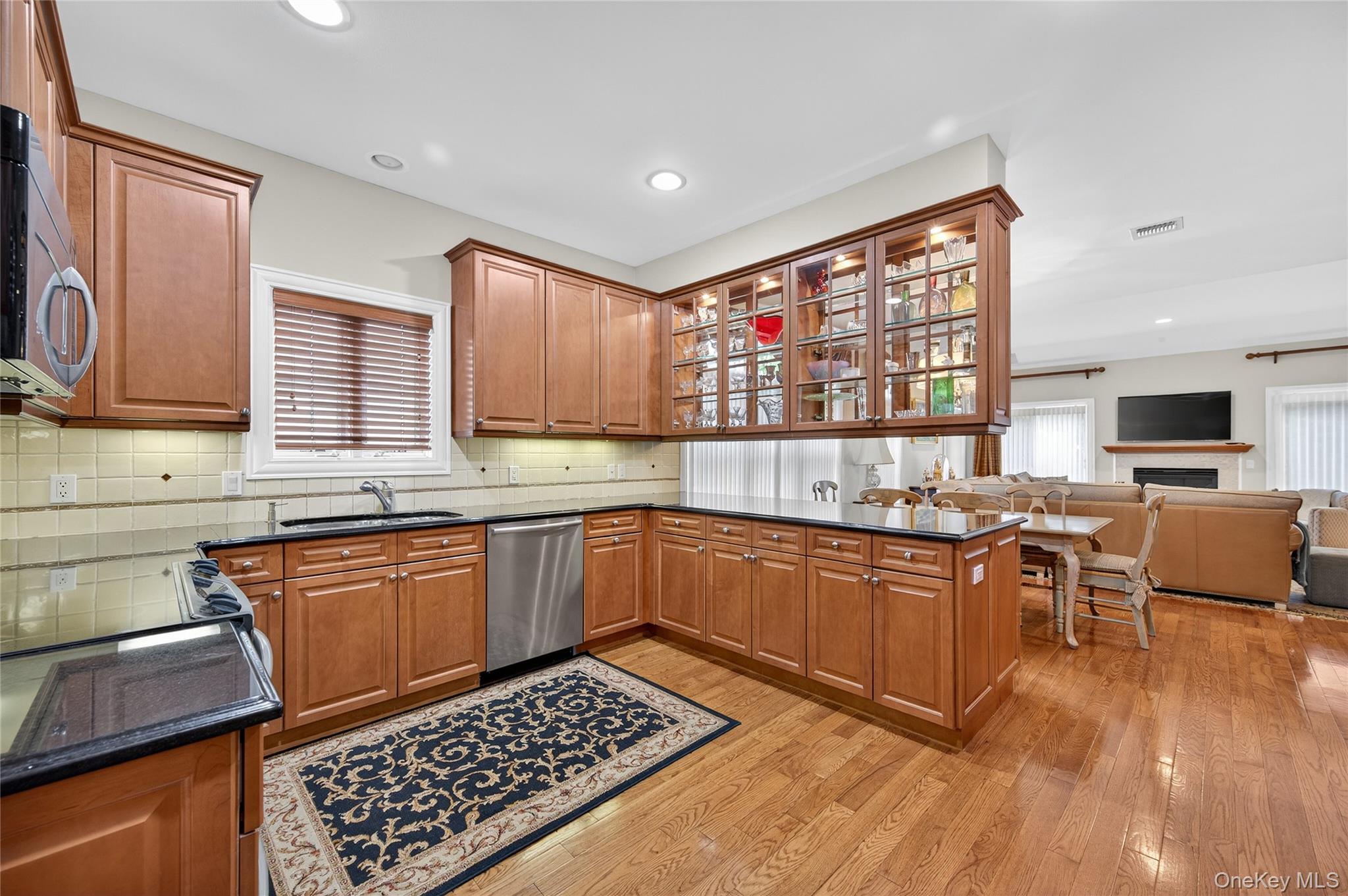 #6 photo, 92 W Overlook, ナッソー郡 Port Washington , NY 11050