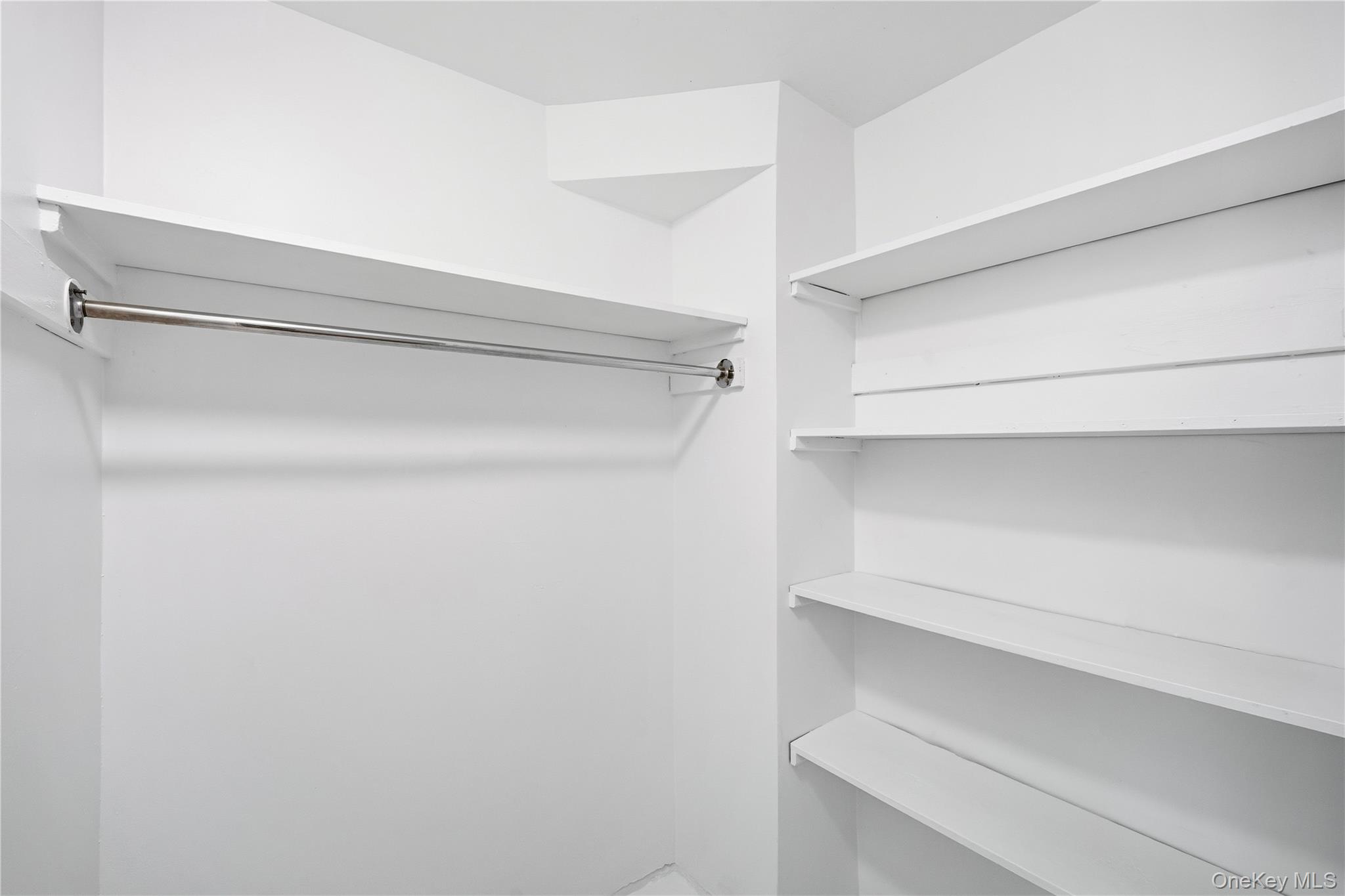 #11 photo, 21-41 34th Avenue, クイーンズ区 Astoria , NY 11106