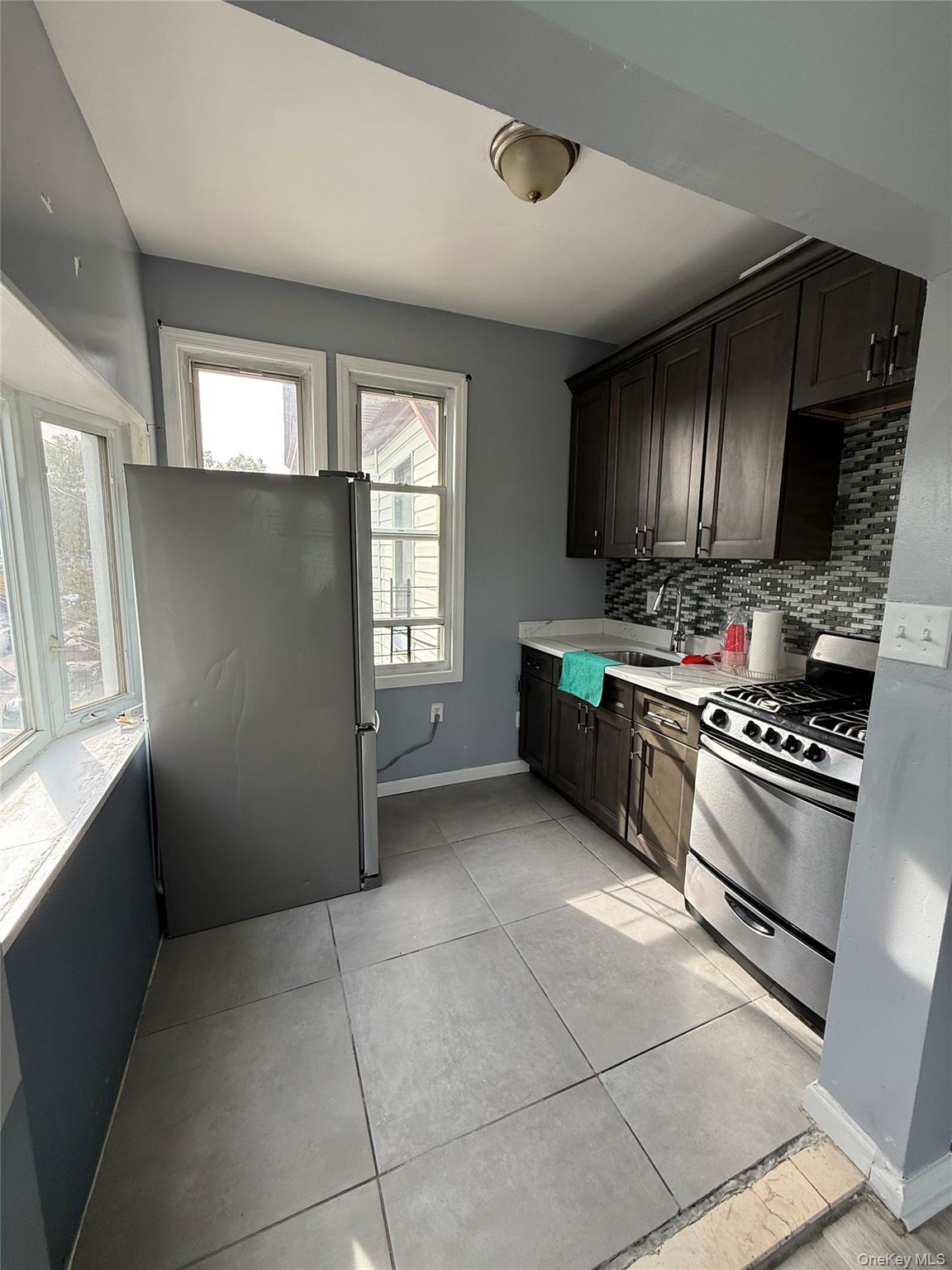 #11 photo, 2343 Gleason Avenue, ブロンクス区 Bronx , NY 10462