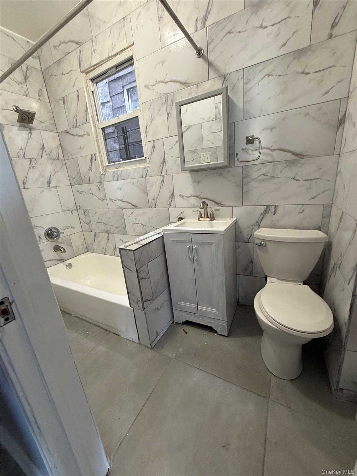 #13 photo, 2343 Gleason Avenue, ブロンクス区 Bronx , NY 10462