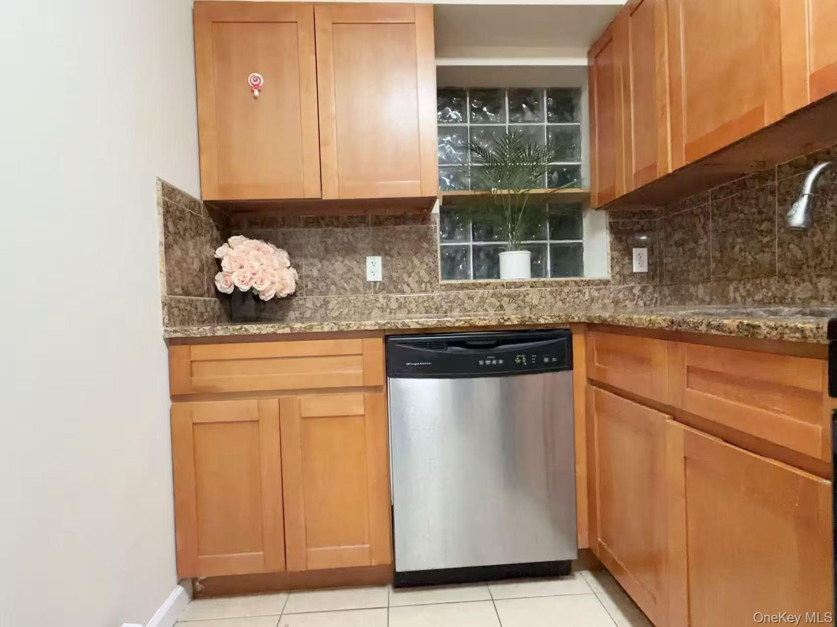 #13 photo, 141-05 Cherry Avenue, クイーンズ区 Flushing , NY 11355