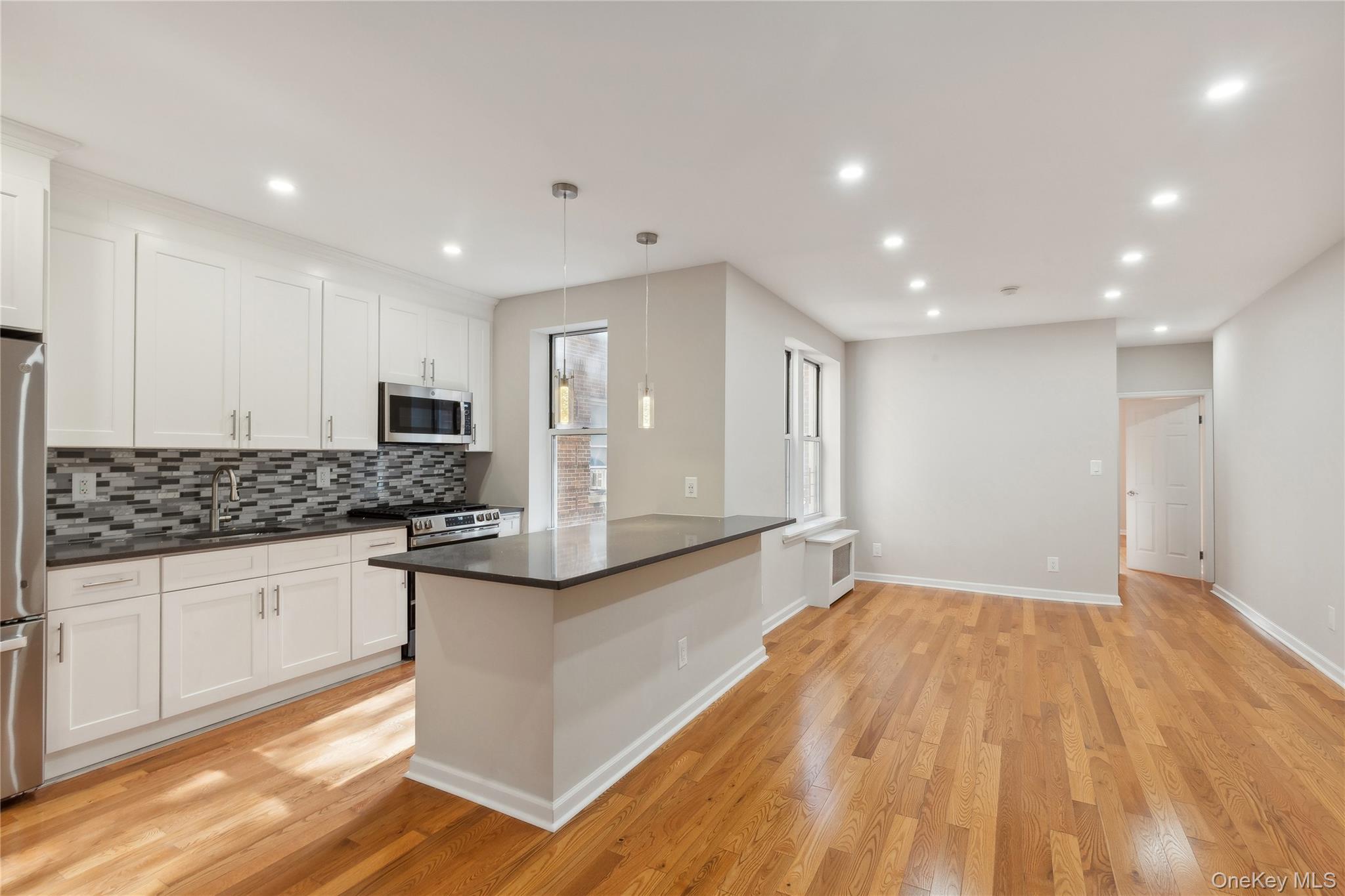 #4 photo, 34-59 89th Street, クイーンズ区 Jackson Heights , NY 11372