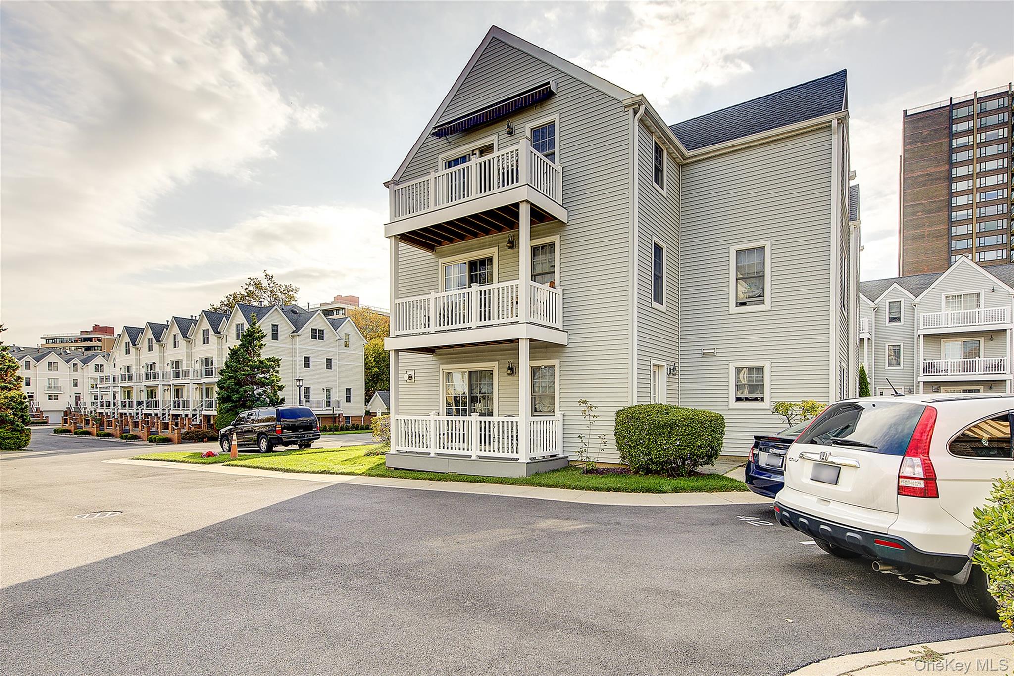 #3 photo, 168-03 Powells Cove Boulevard, Beechhurst , NY 11357