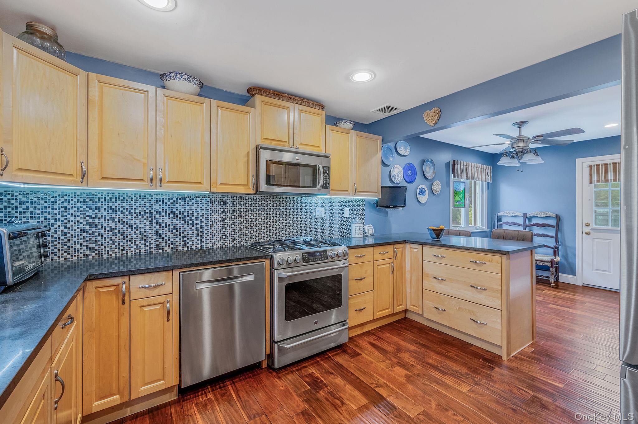 #16 photo, 63 Sherwood Drive, East Islip , NY 11730