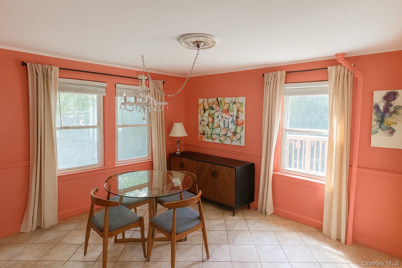 #4 photo, 204 Howell Street, ナッソー郡 Bellmore , NY 11710