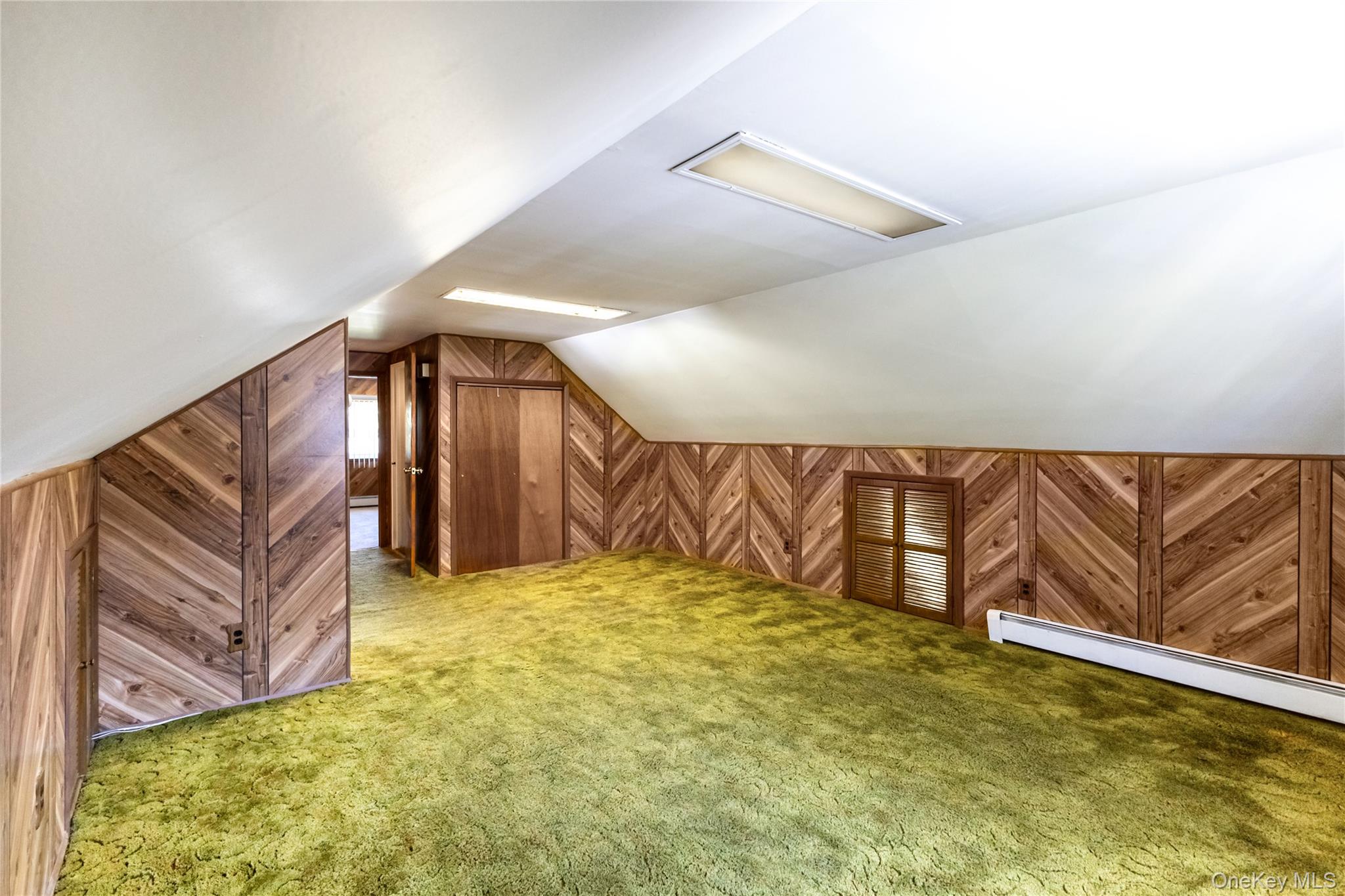 #12 photo, 219 Jericho Street, सफ़ोक काउंटी East Islip , NY 11730