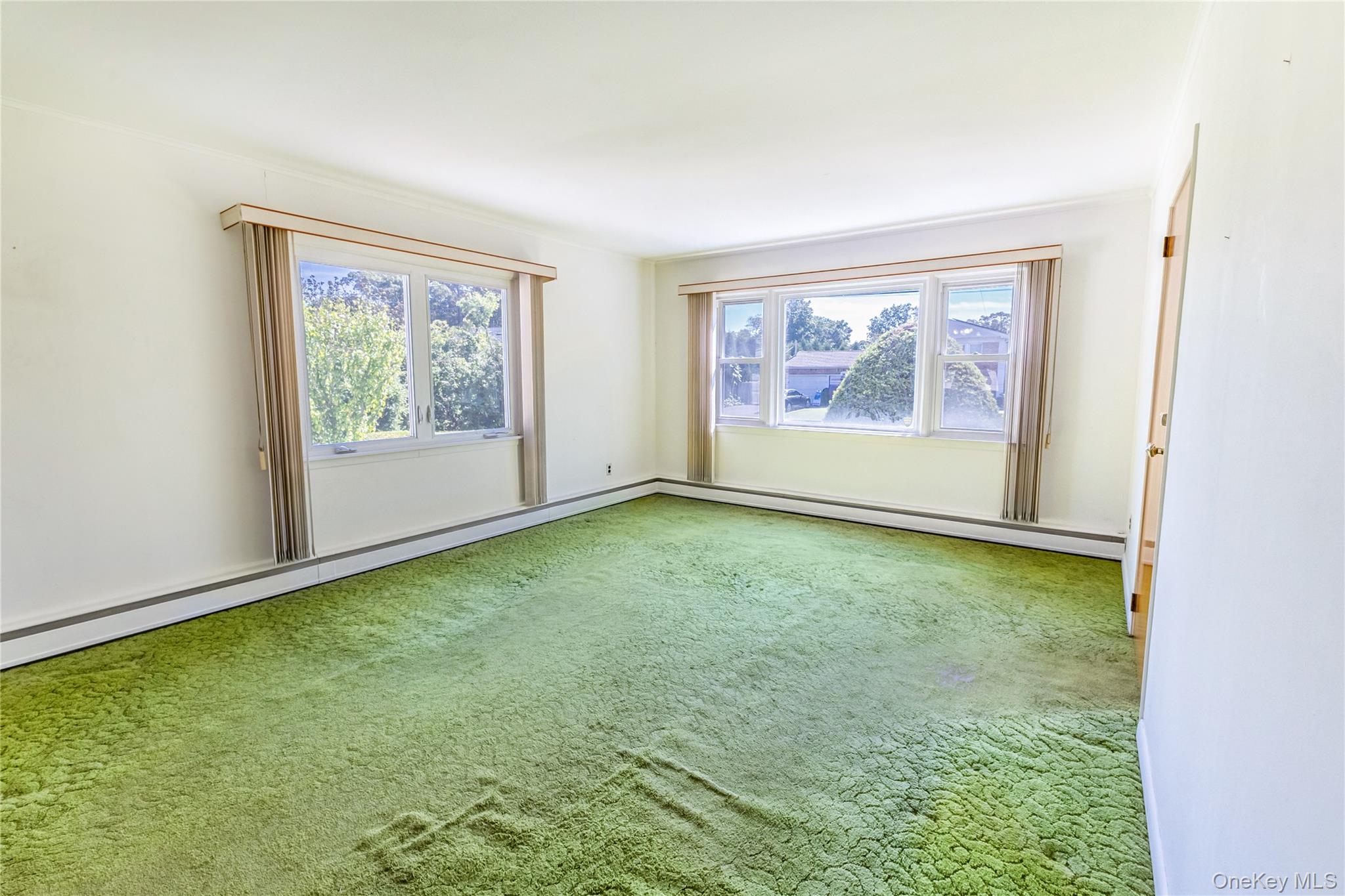 #3 photo, 219 Jericho Street, सफ़ोक काउंटी East Islip , NY 11730