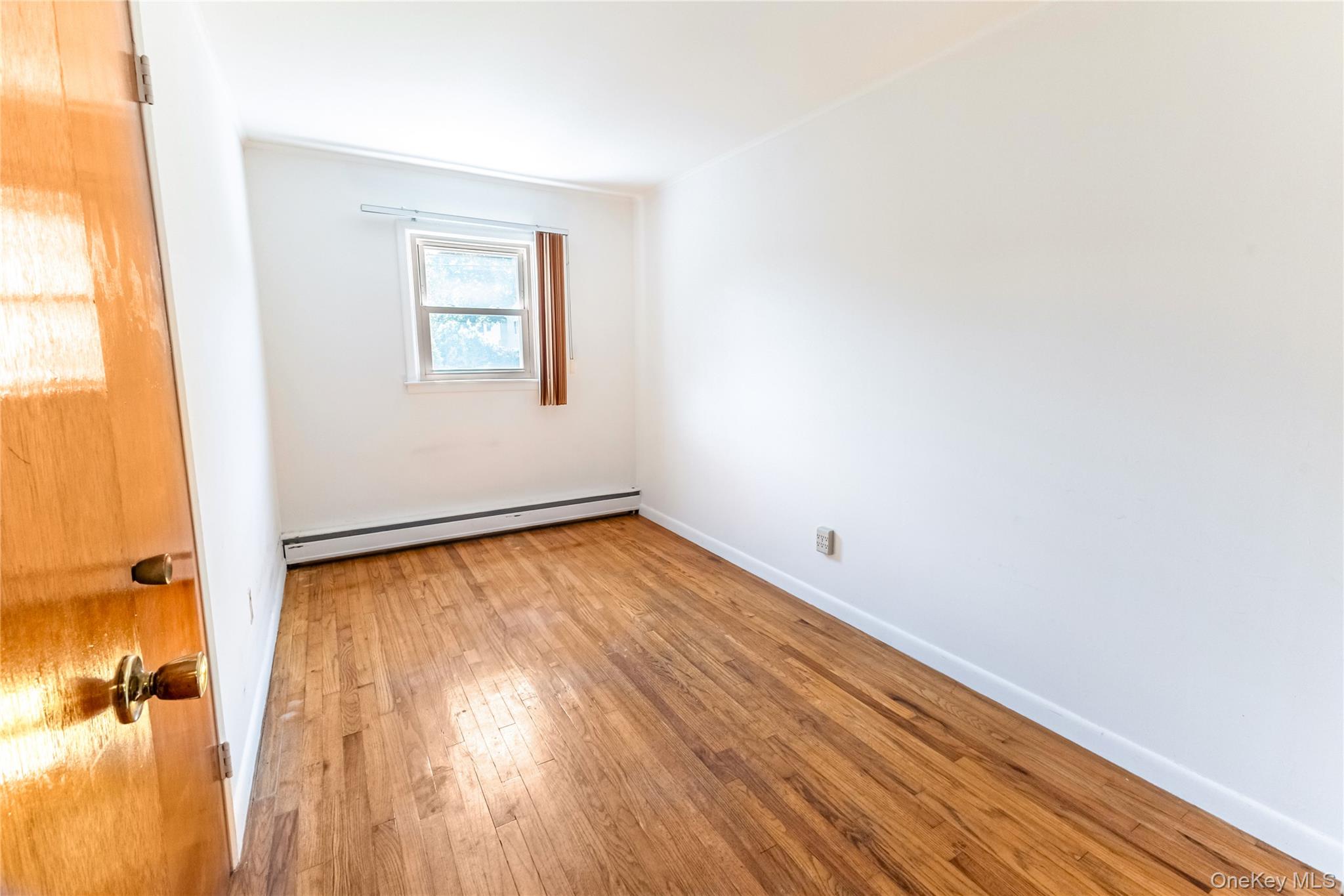 #7 photo, 219 Jericho Street, सफ़ोक काउंटी East Islip , NY 11730