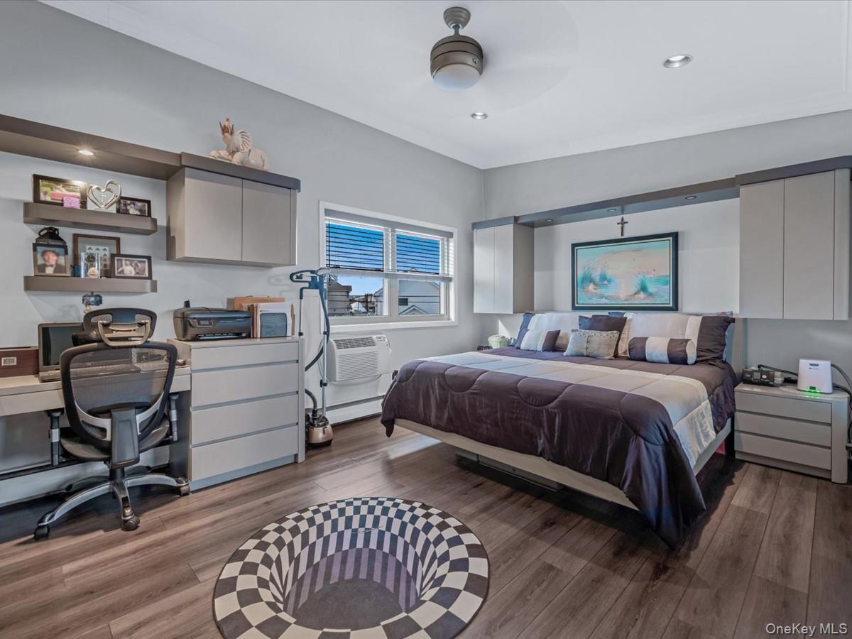 #13 photo, 4 Rose Street, Oceanside , NY 11572