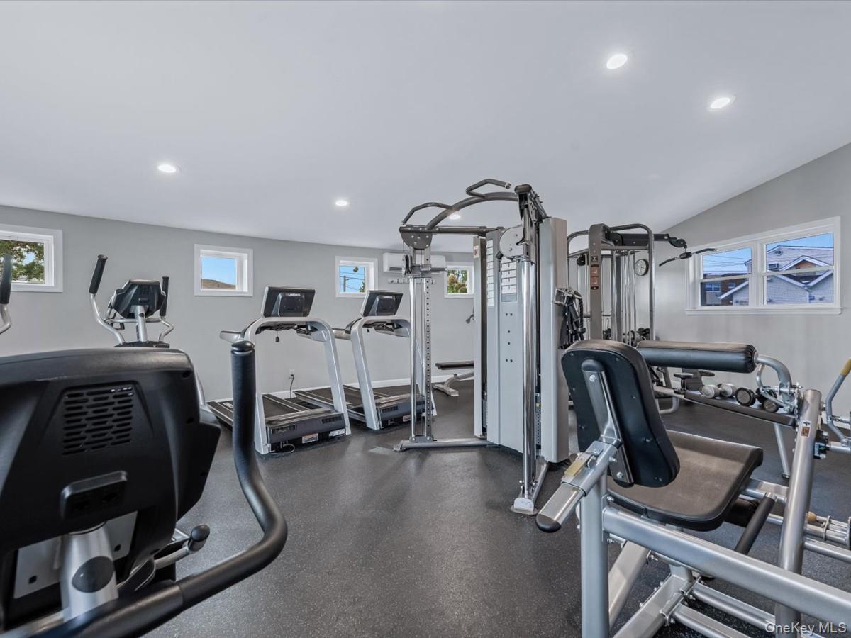 #17 photo, 4 Rose Street, Oceanside , NY 11572