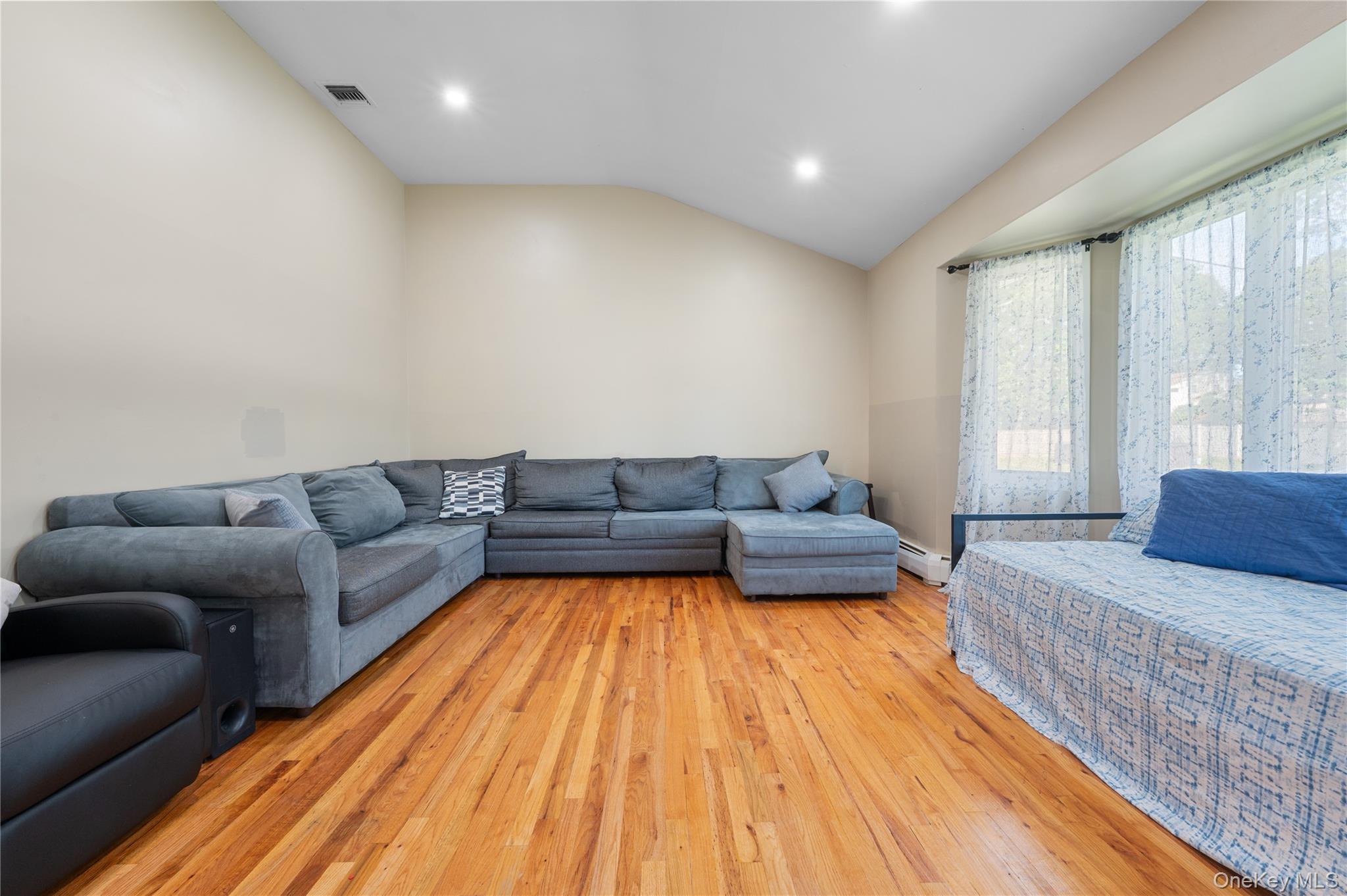 #12 photo, 5 Canterbury Drive, Coram , NY 11727