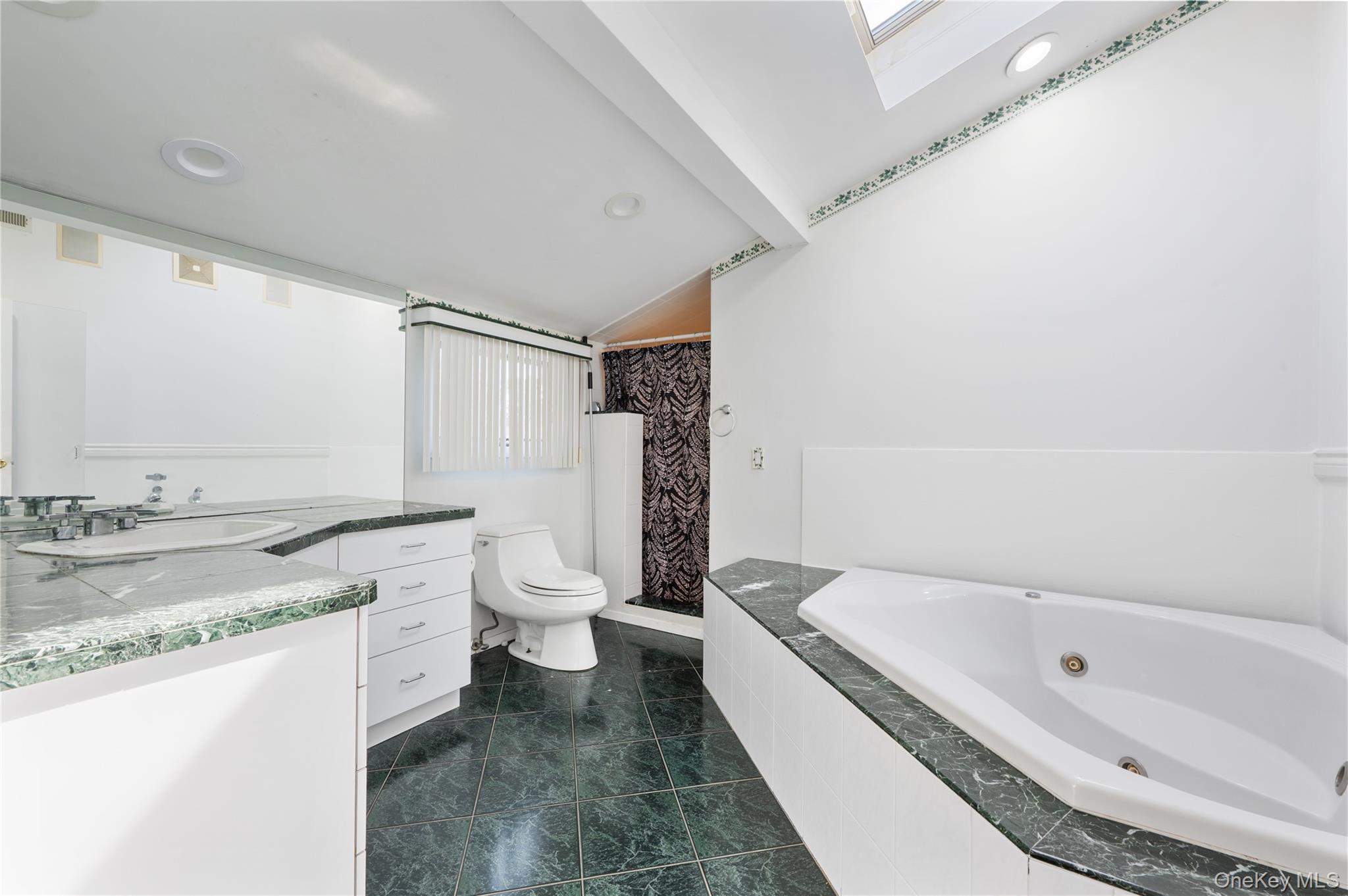 #15 photo, 5 Canterbury Drive, Coram , NY 11727