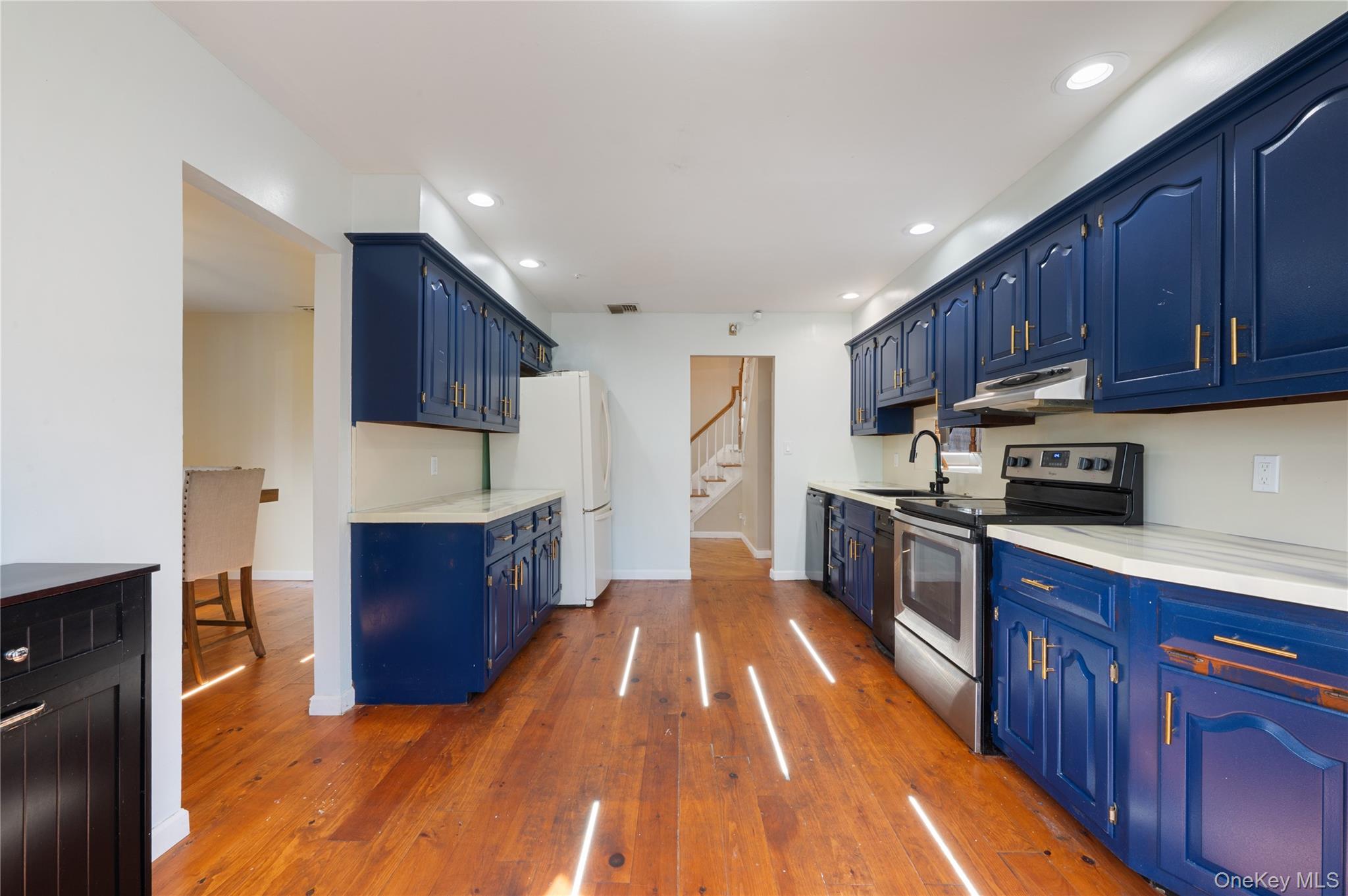 #6 photo, 5 Canterbury Drive, Coram , NY 11727