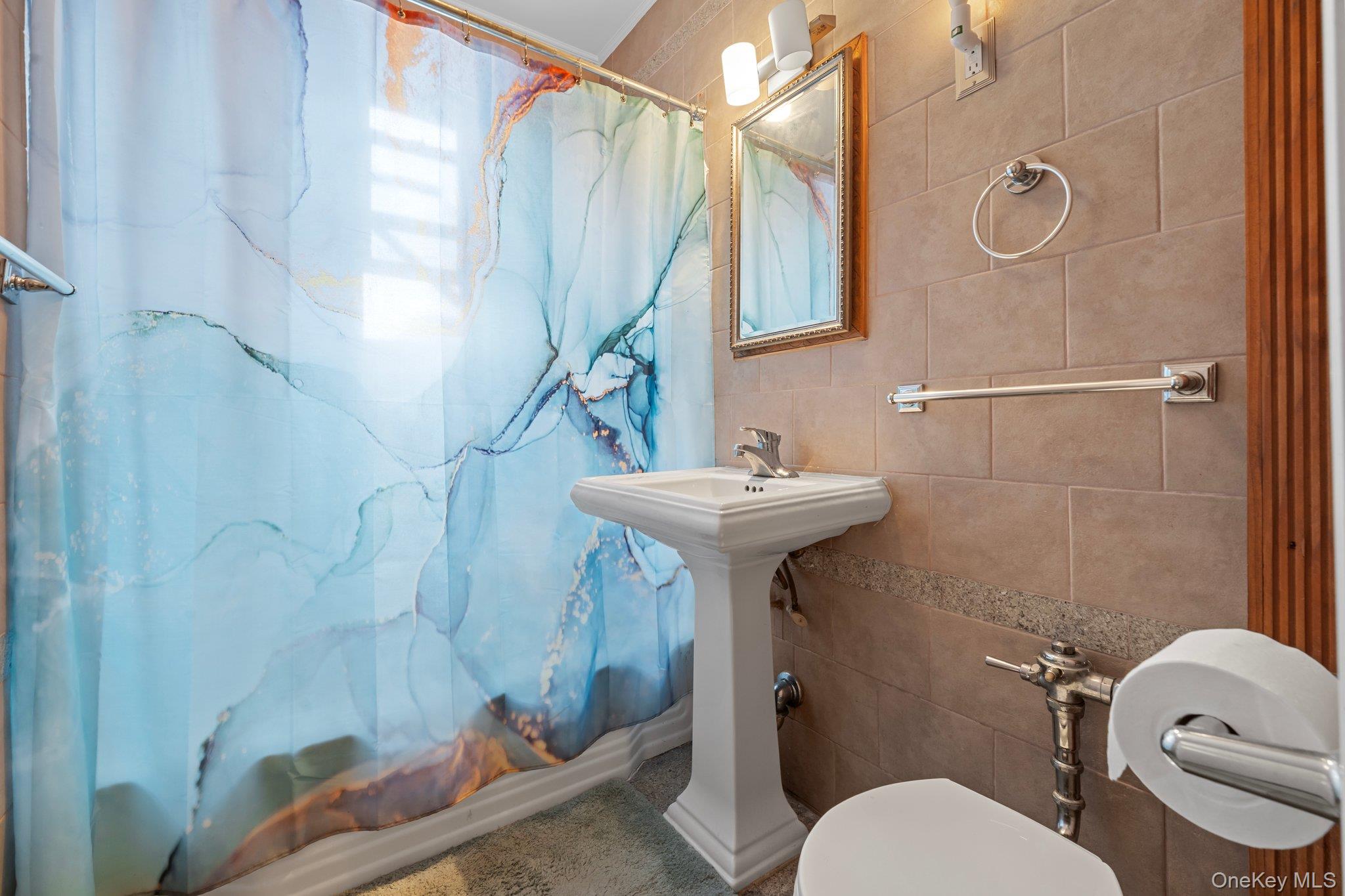 #5 photo, 69-60 108th Street, Forest Hills , NY 11375