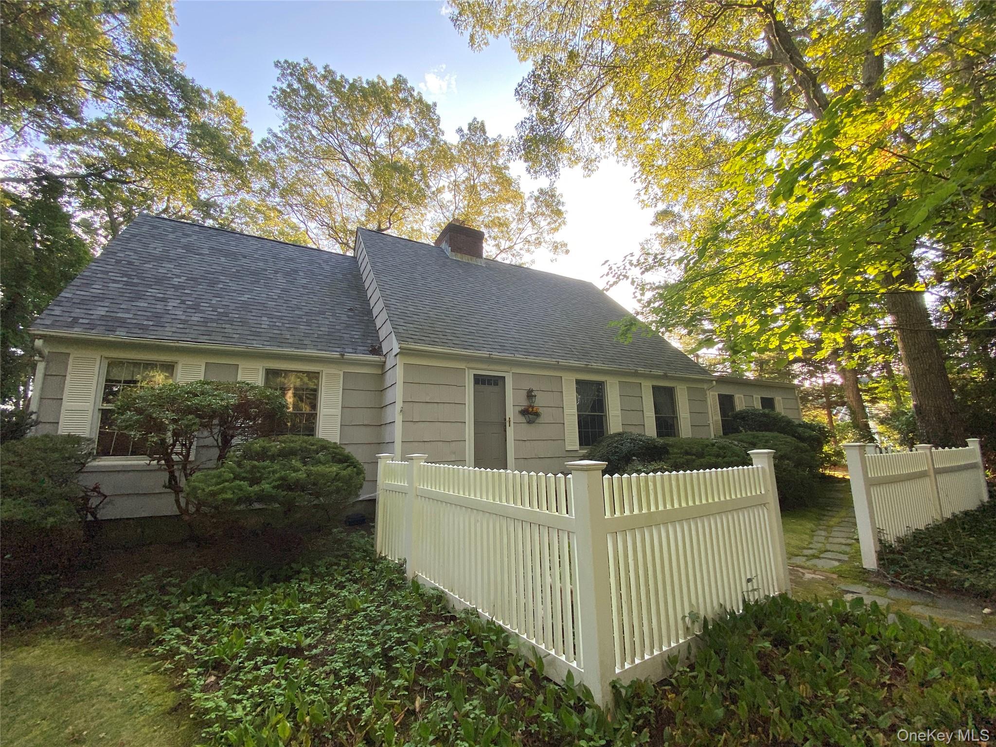 #2 photo, 1420 Laurelwood Drive, Laurel , NY 11948