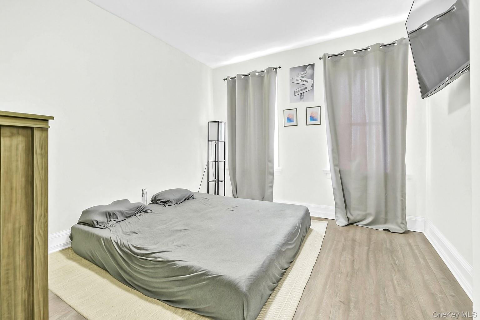 #16 photo, 20-56 46th Street, अस्टोरिया Astoria , NY 11105