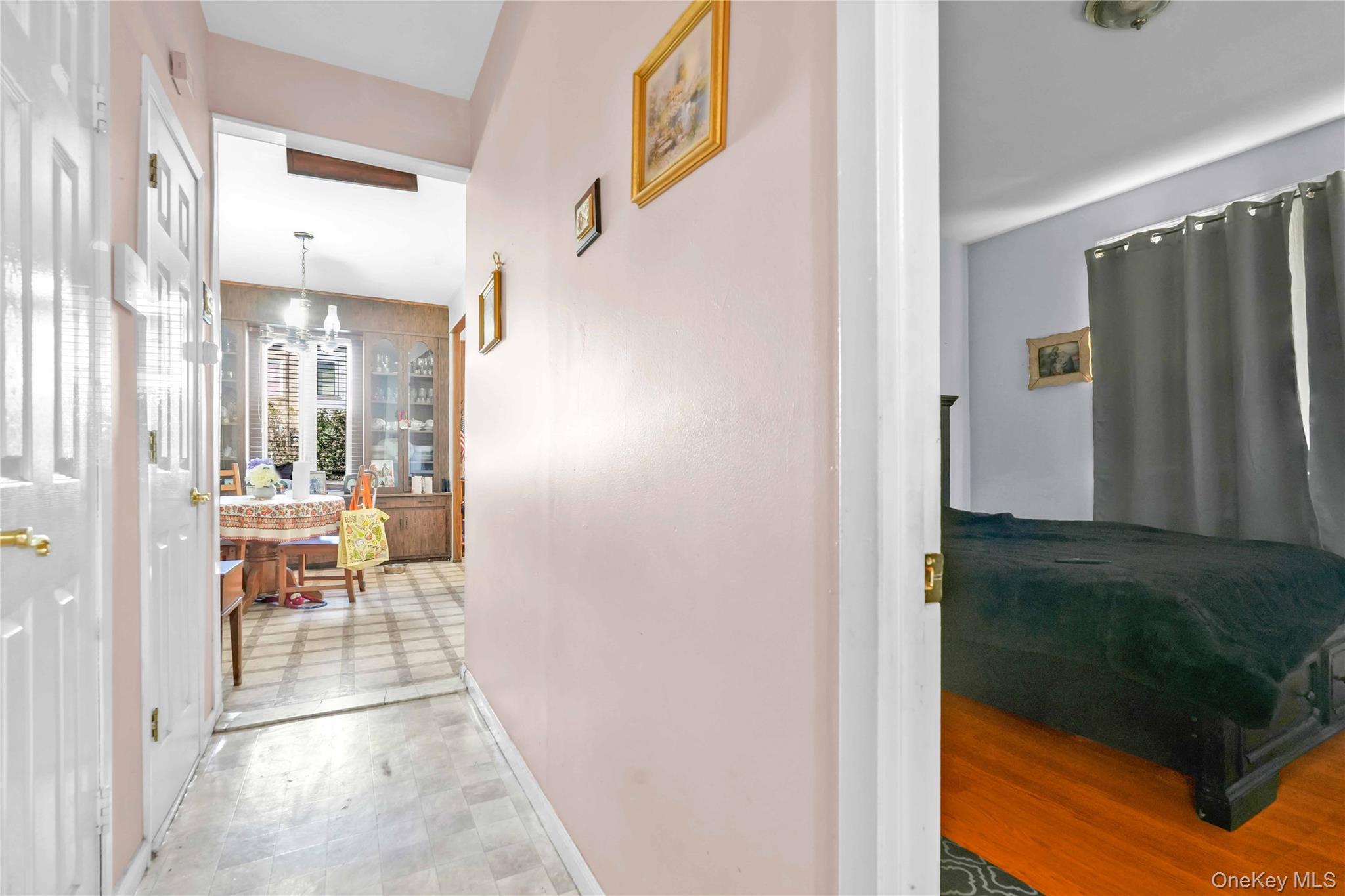 #8 photo, 20-56 46th Street, अस्टोरिया Astoria , NY 11105