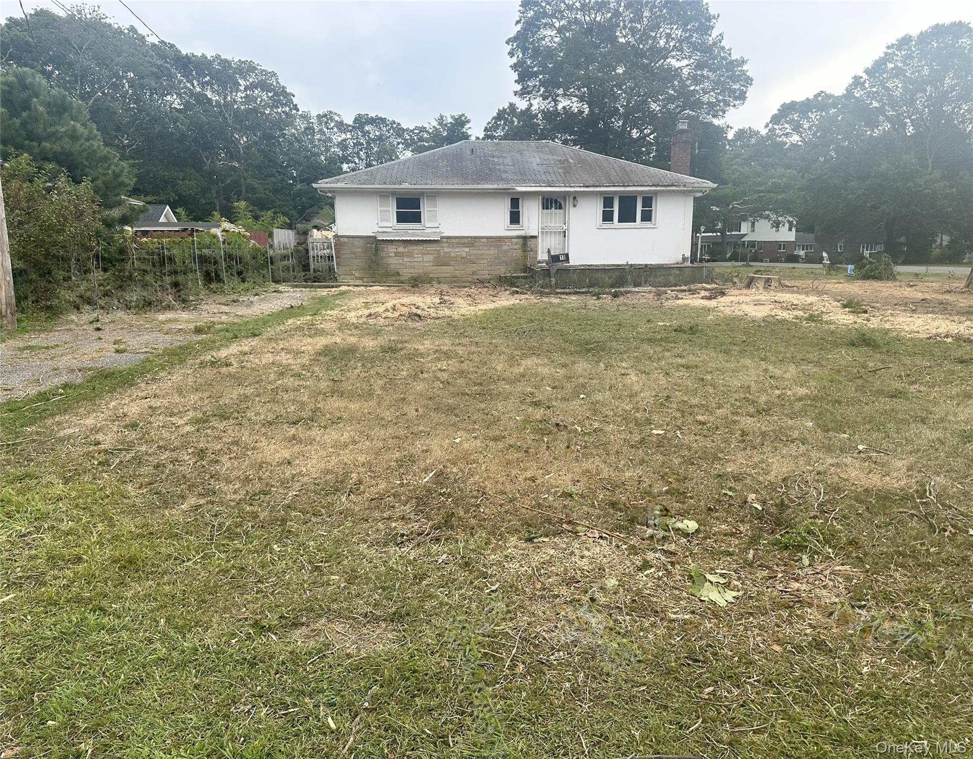 #1 photo, 18 Merrick Road, Shirley , NY 11967