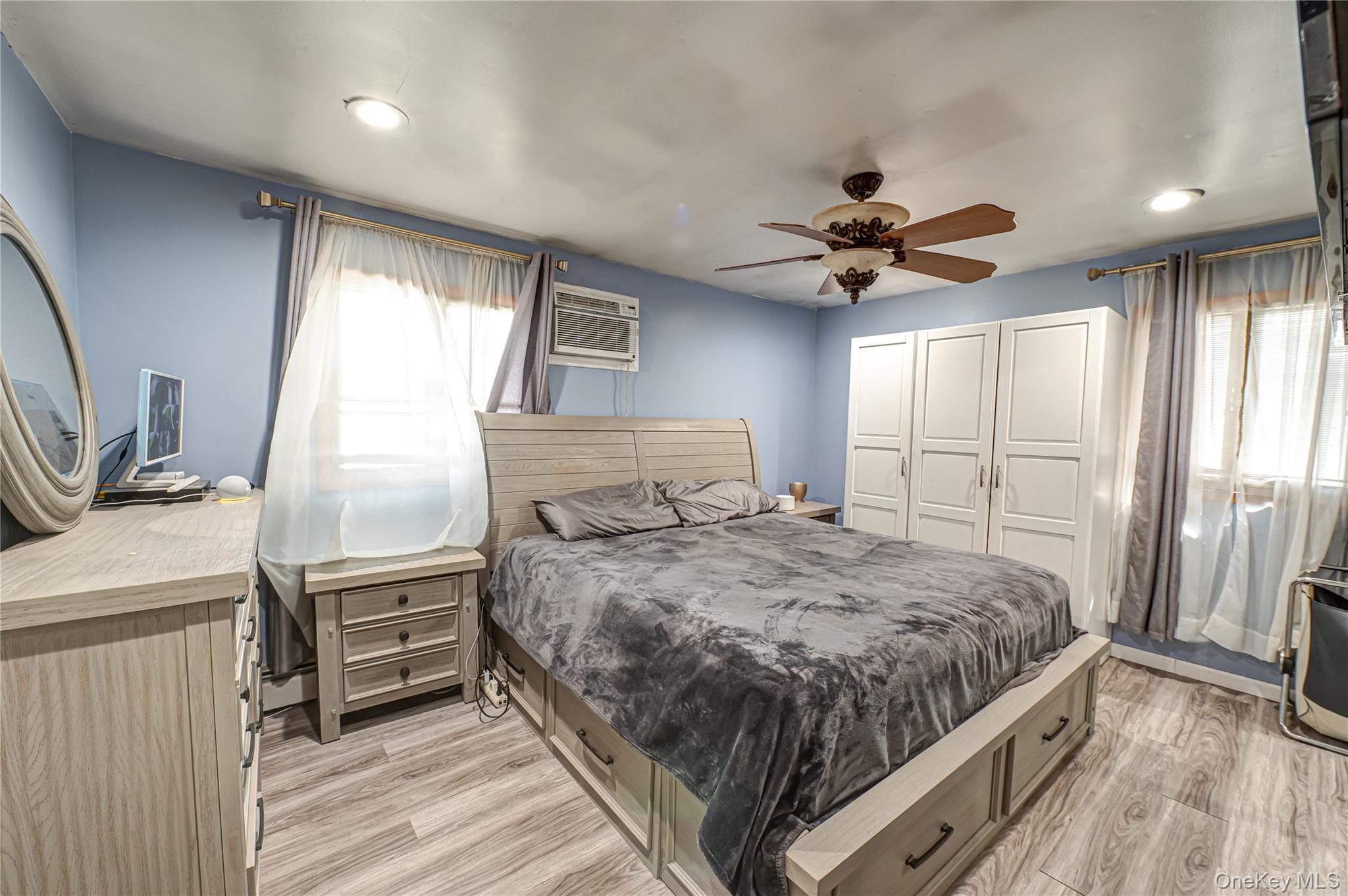 #19 photo, 1 Buchanan Avenue, Wheatley Heights , NY 11798