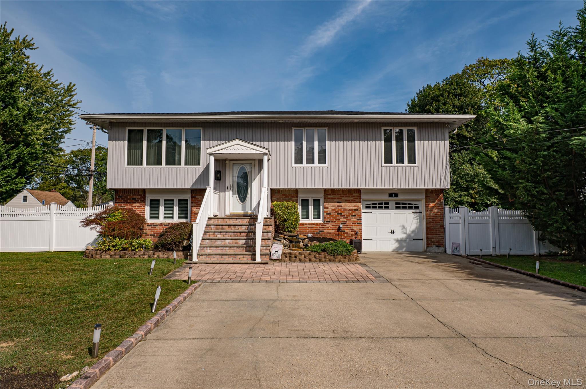 #2 photo, 1 Buchanan Avenue, Wheatley Heights , NY 11798