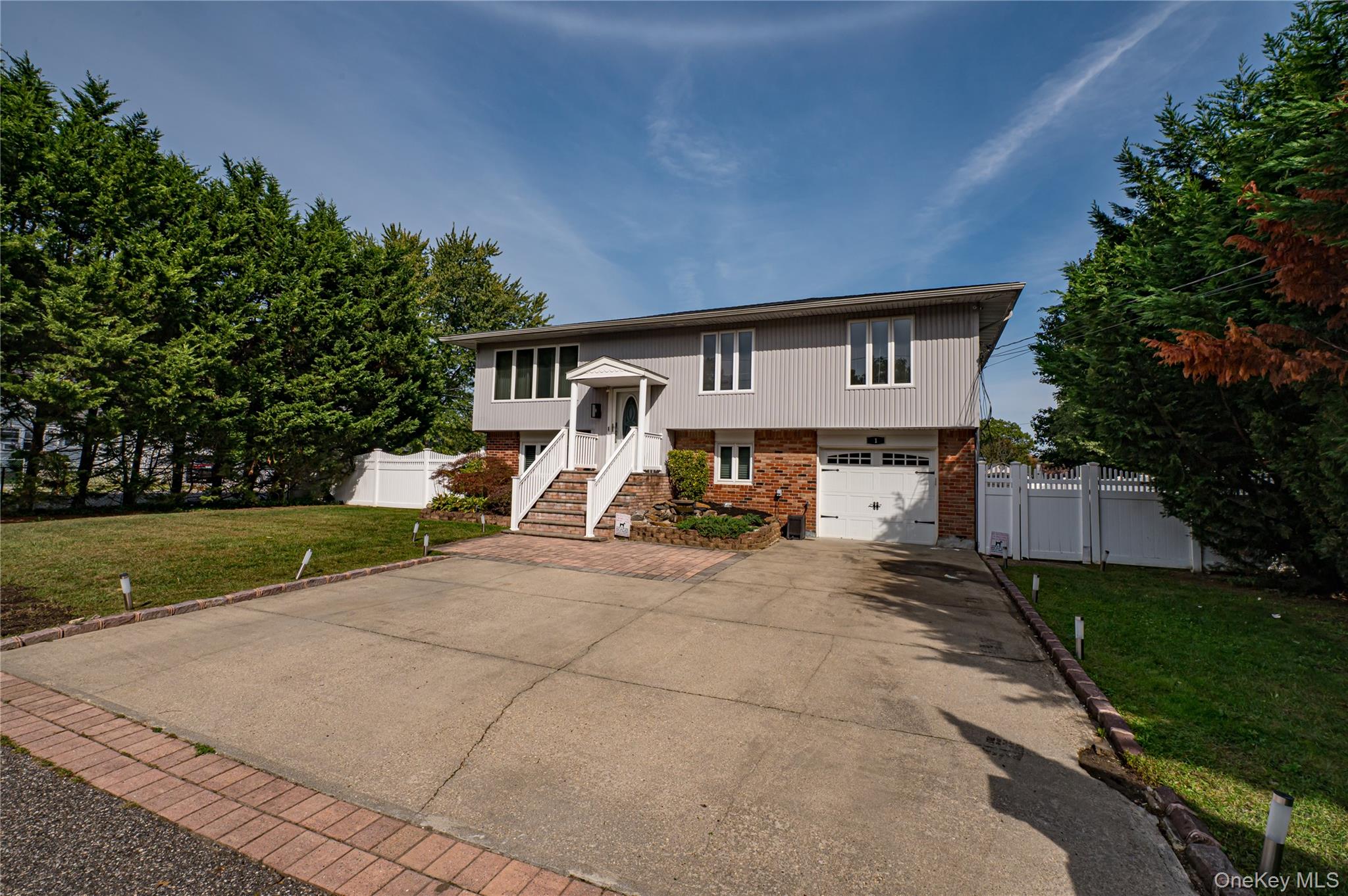 #3 photo, 1 Buchanan Avenue, Wheatley Heights , NY 11798