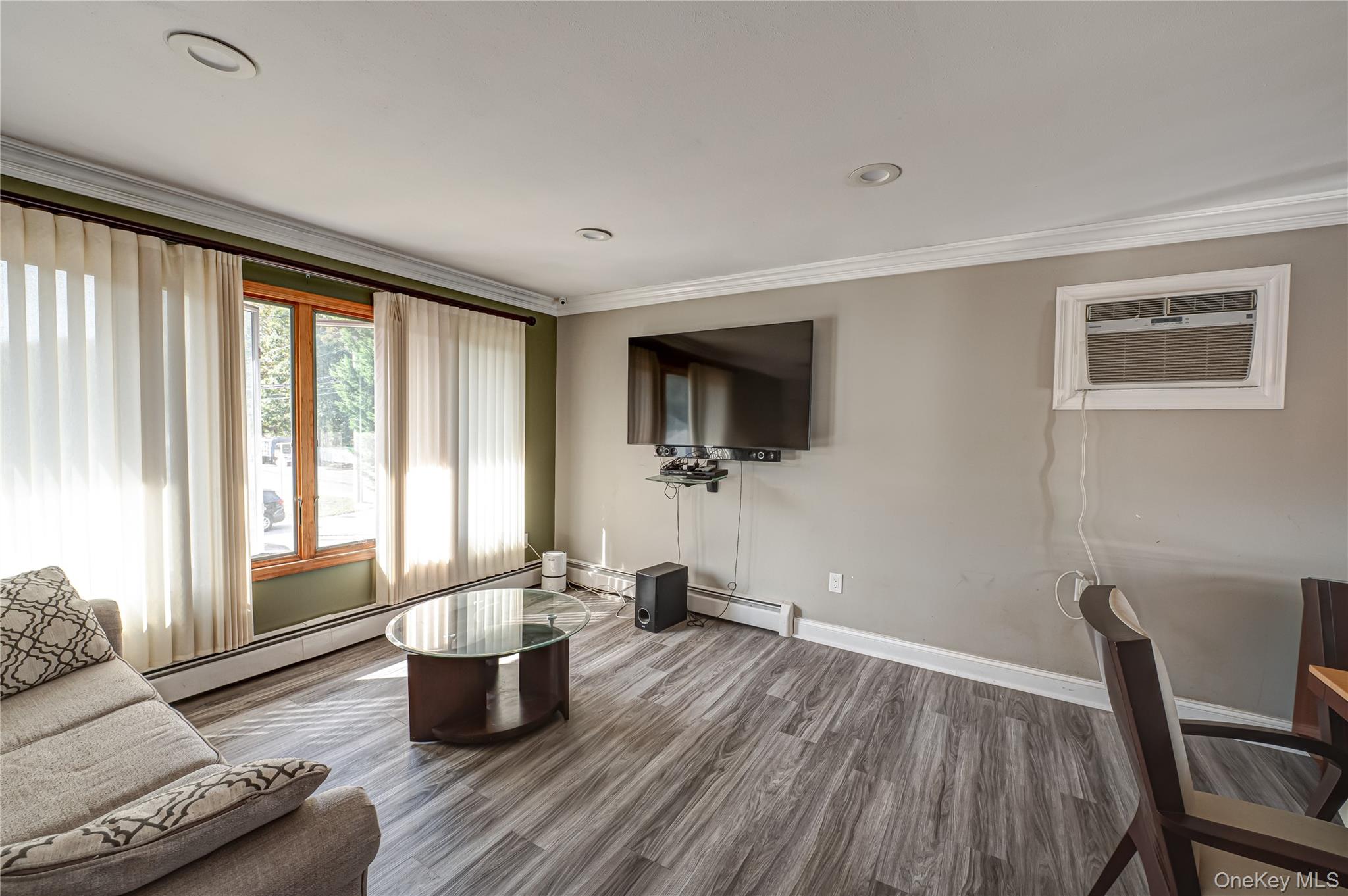 #7 photo, 1 Buchanan Avenue, Wheatley Heights , NY 11798