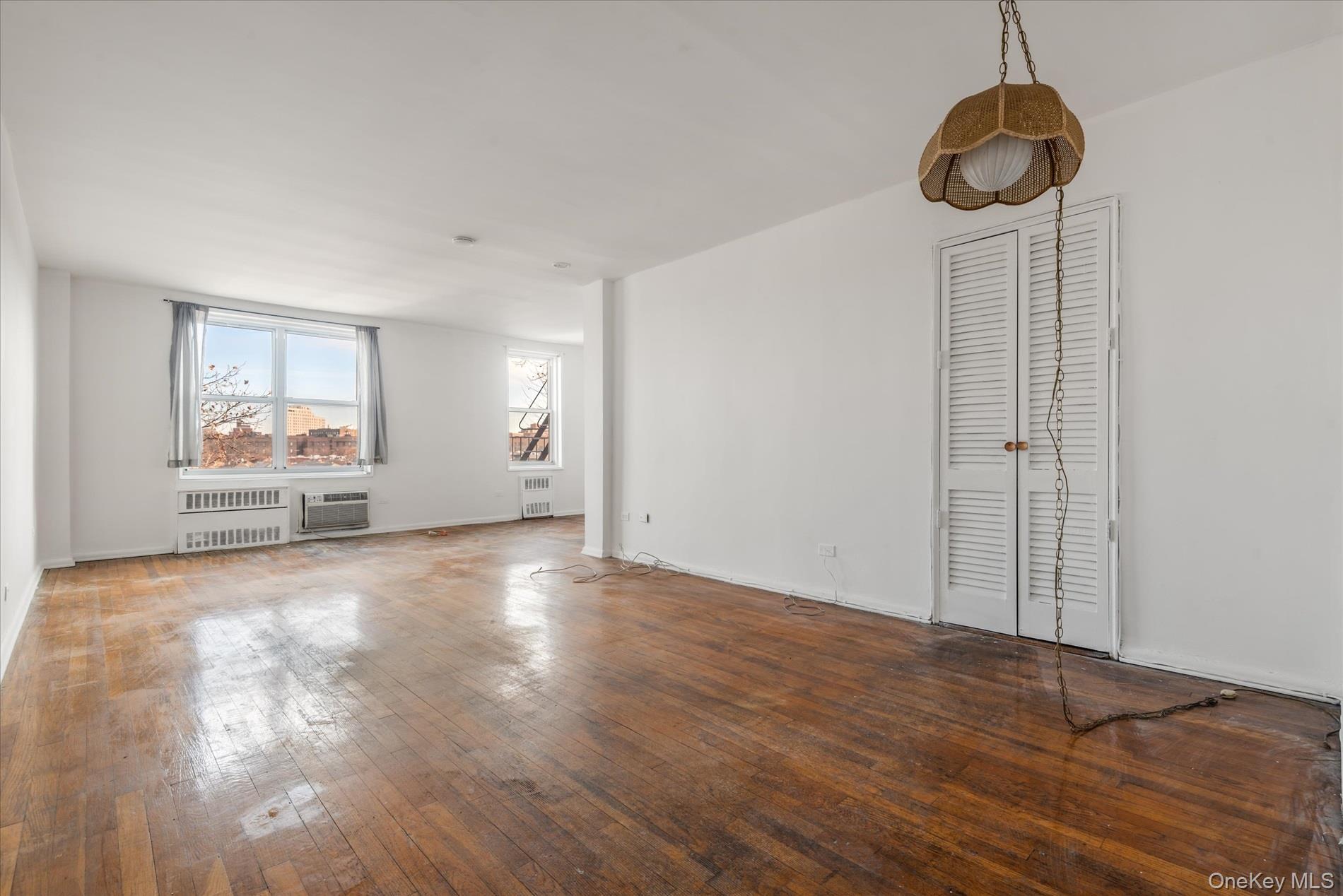 #3 photo, 34-43 60 Street, クイーンズ区 Woodside , NY 11377