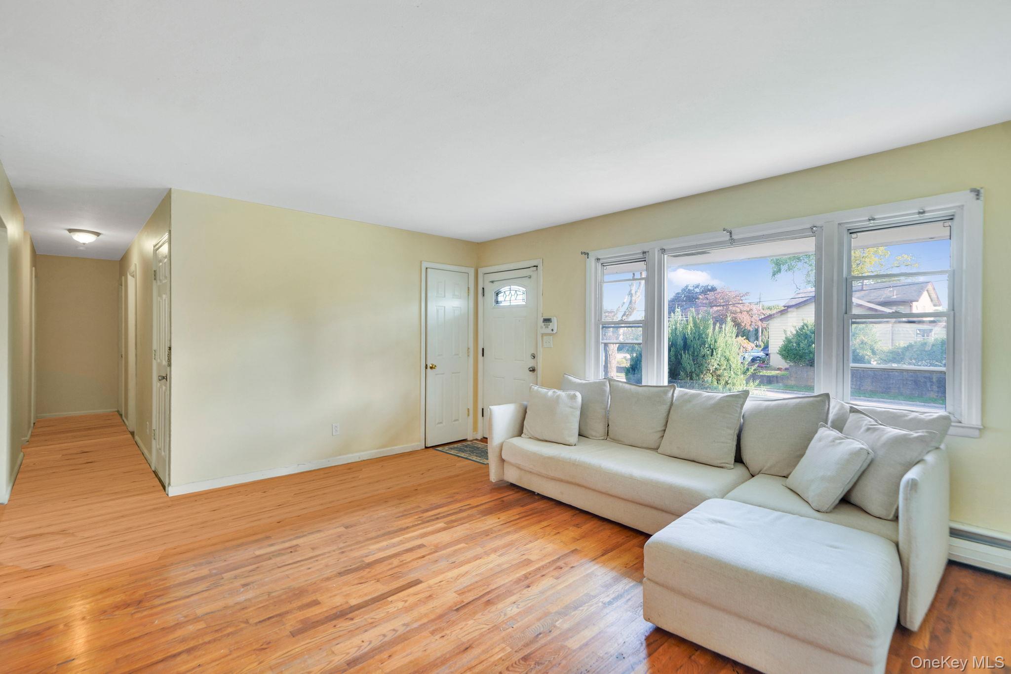 #4 photo, 3 Radburn Lane, Port Jefferson Station , NY 11776