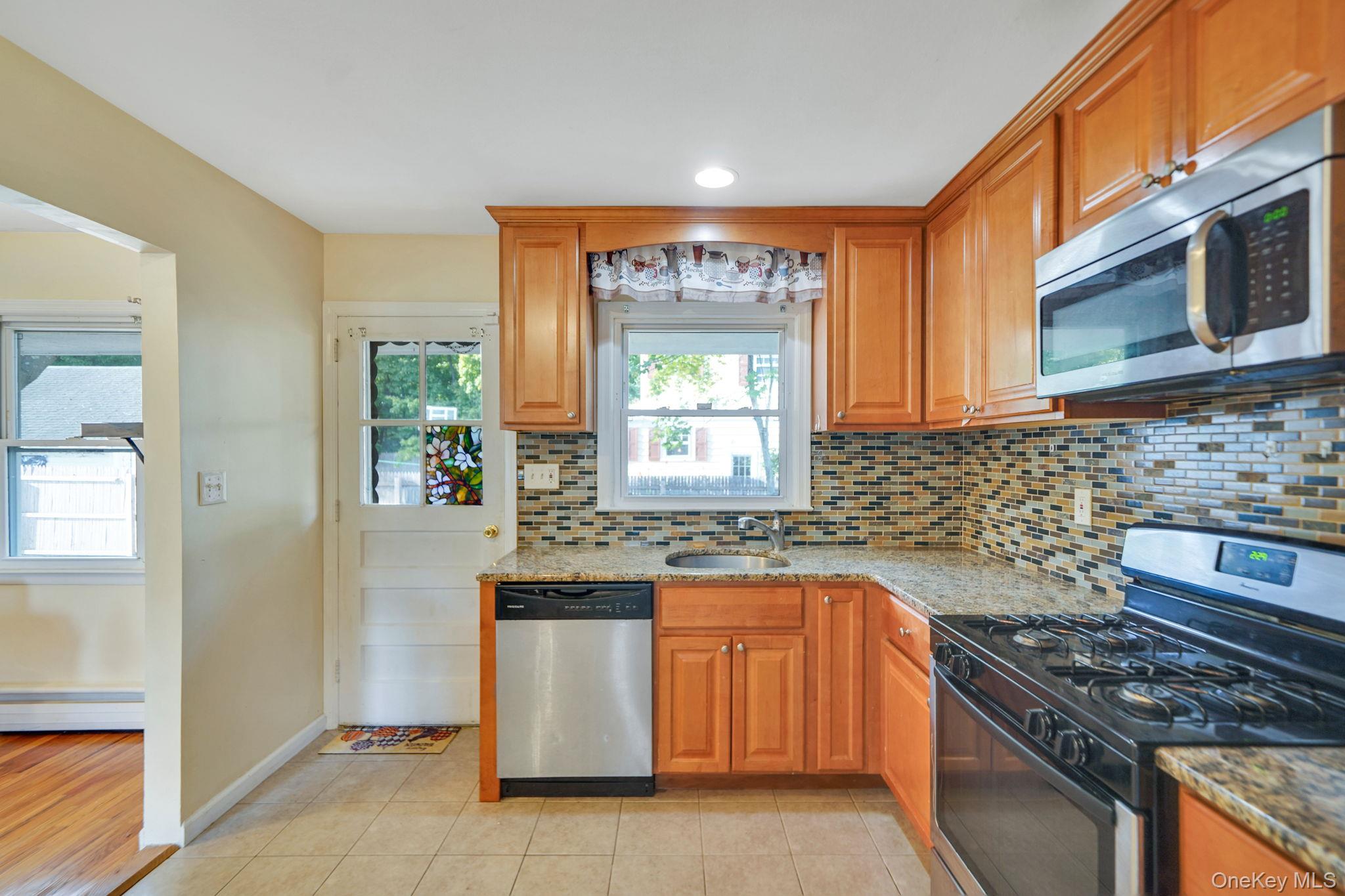 #8 photo, 3 Radburn Lane, Port Jefferson Station , NY 11776