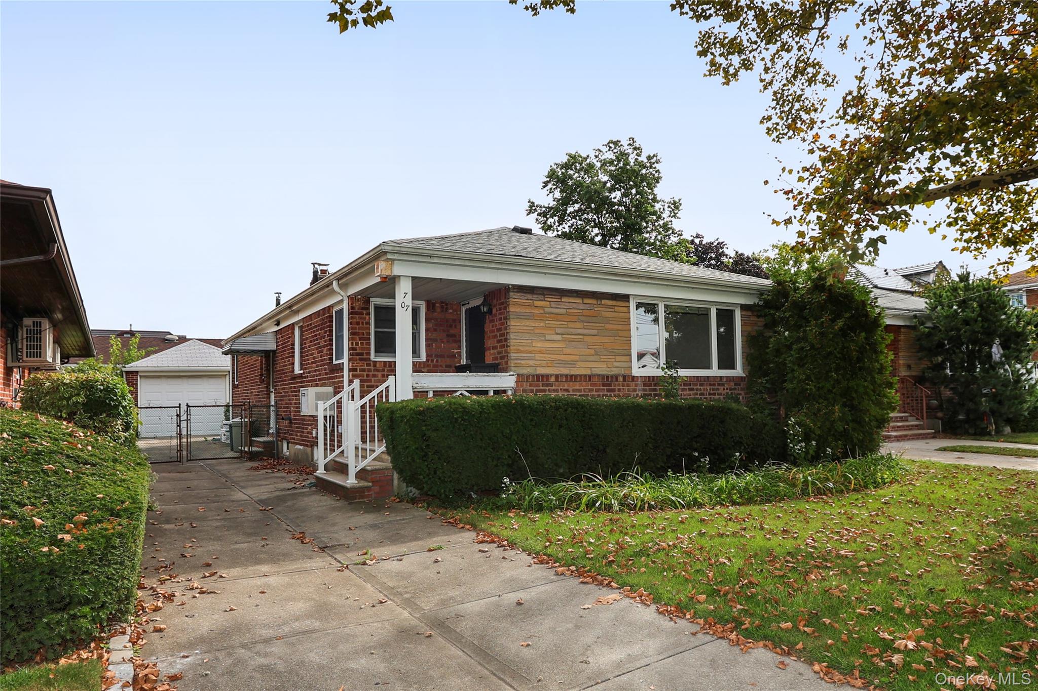 #1 photo, 707 147th Street, व्हाइटस्टोन Whitestone , NY 11357