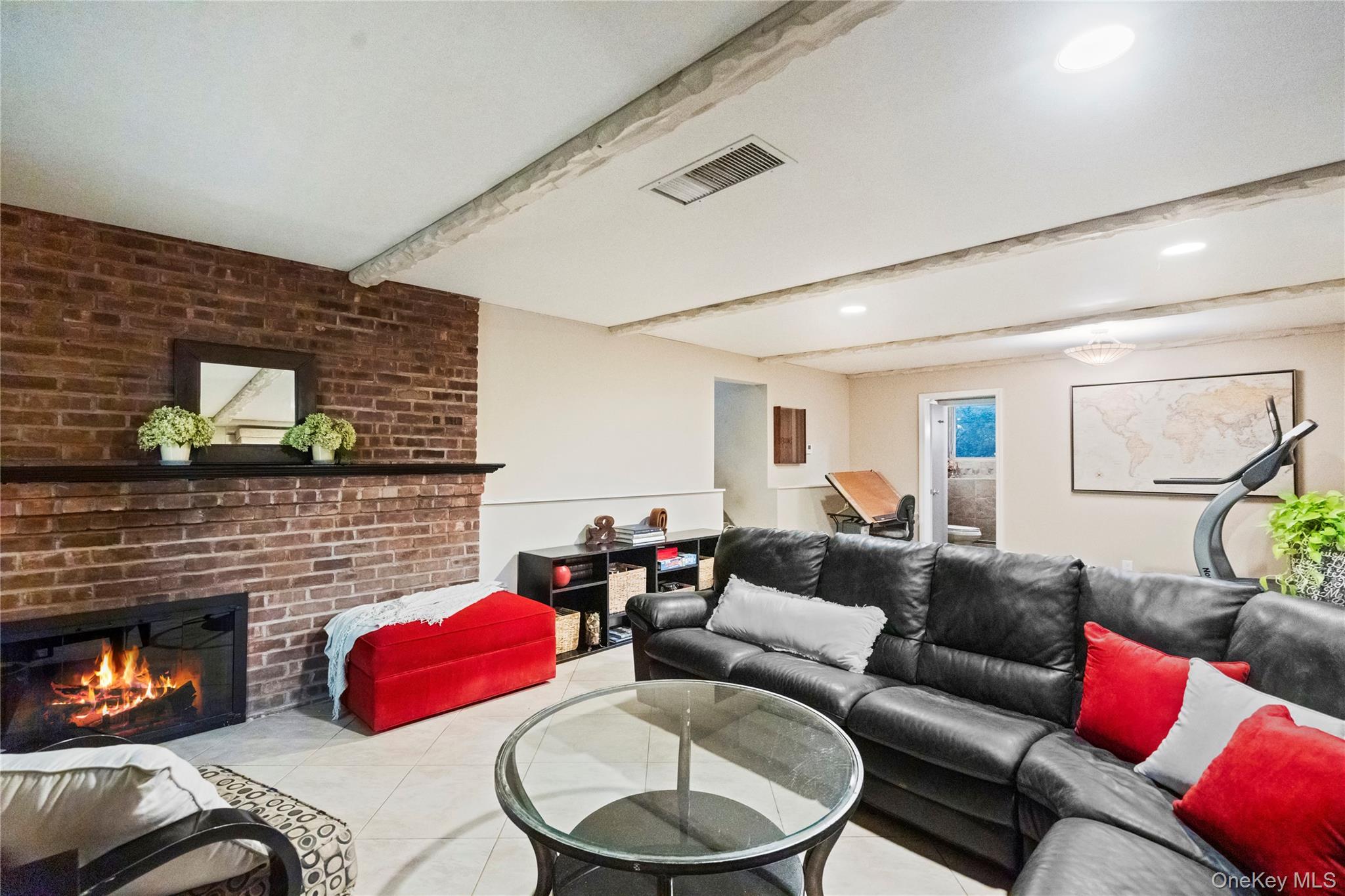 #14 photo, 25 Surry Hill Place, Huntington , NY 11743