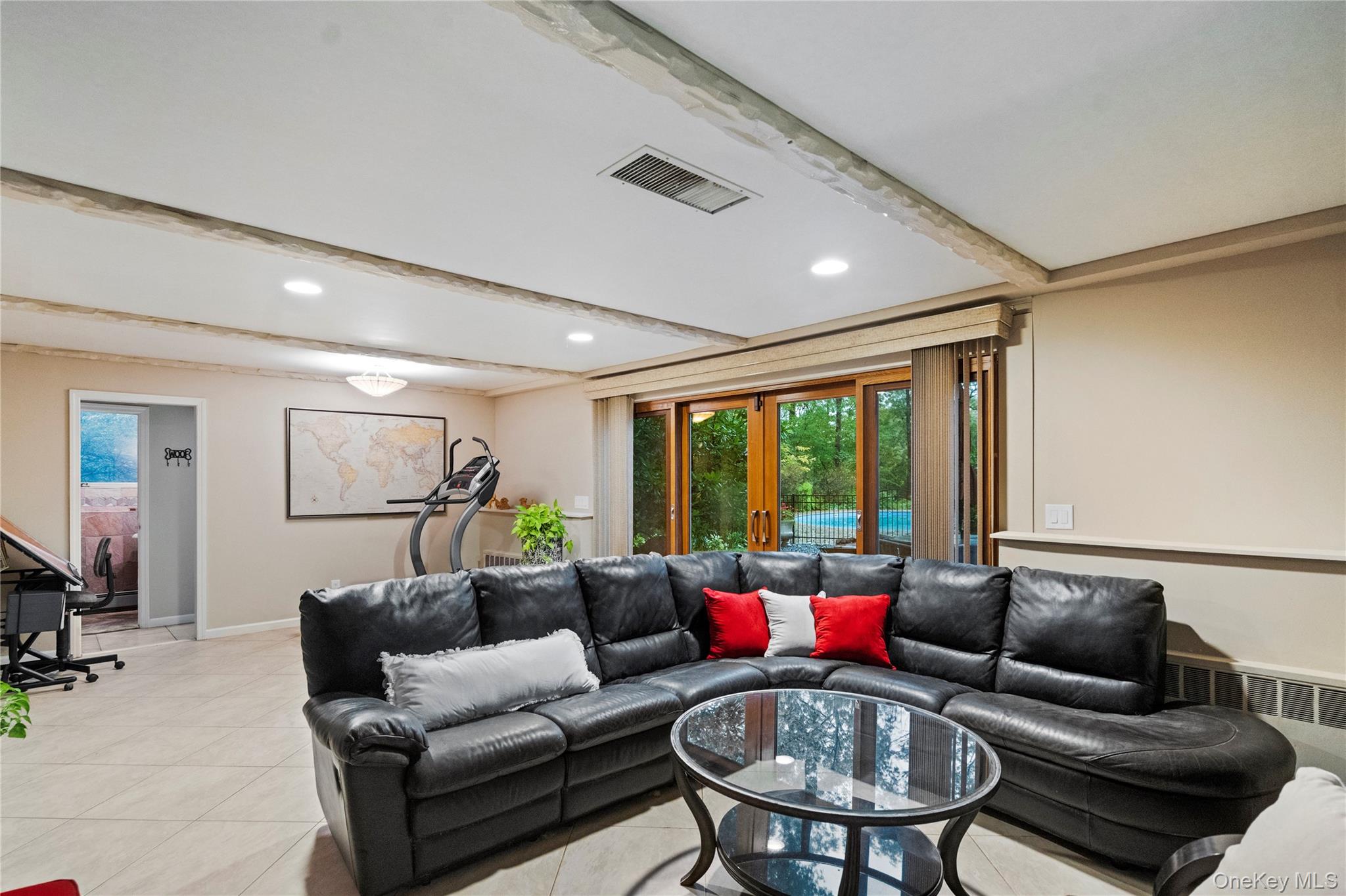 #16 photo, 25 Surry Hill Place, Huntington , NY 11743