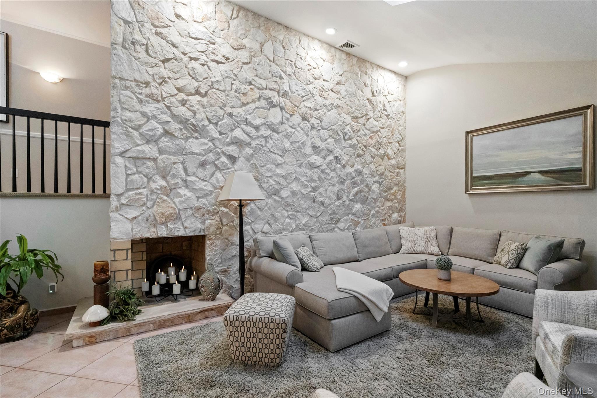 #5 photo, 25 Surry Hill Place, Huntington , NY 11743