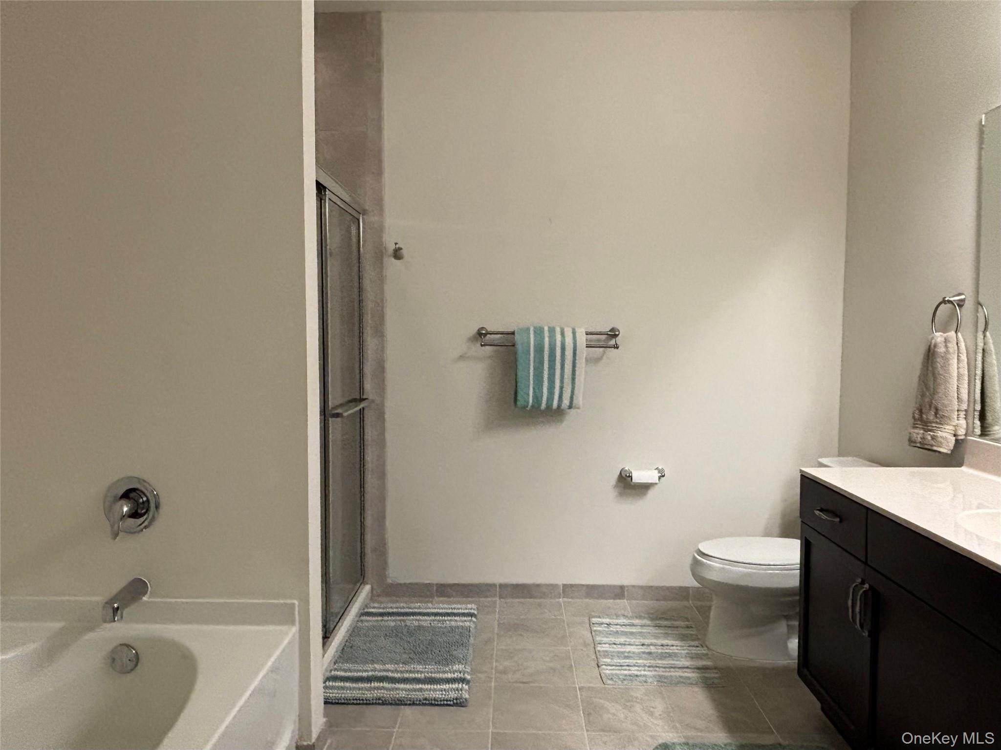 #20 photo, 41 Greentree Court, Shirley , NY 11967