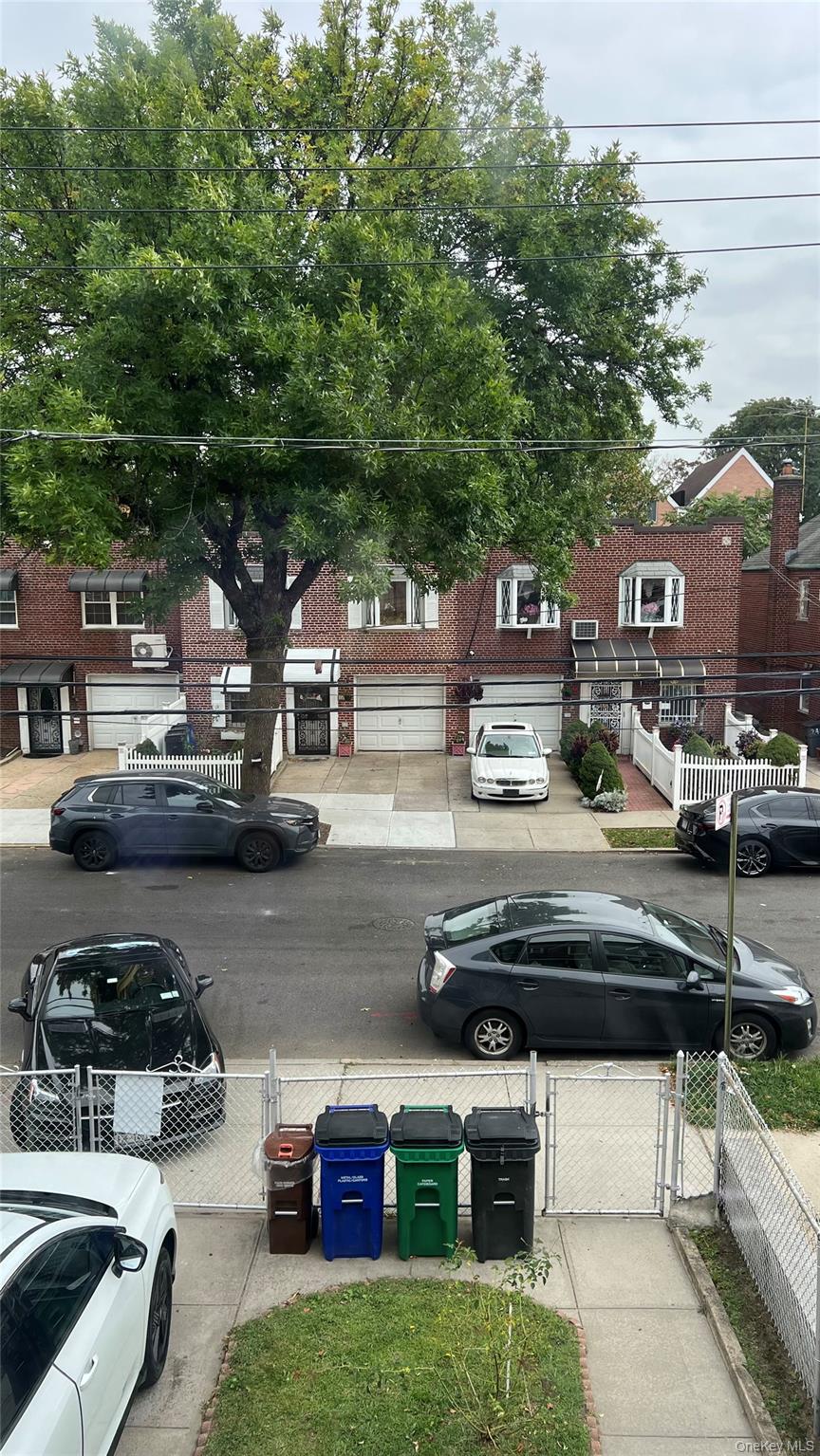 #1 photo, 24-14 93 Street, クイーンズ区 East Elmhurst , NY 11369