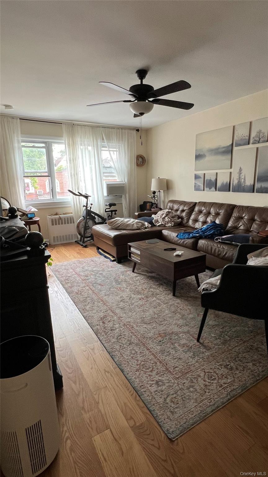 #4 photo, 24-14 93 Street, クイーンズ区 East Elmhurst , NY 11369