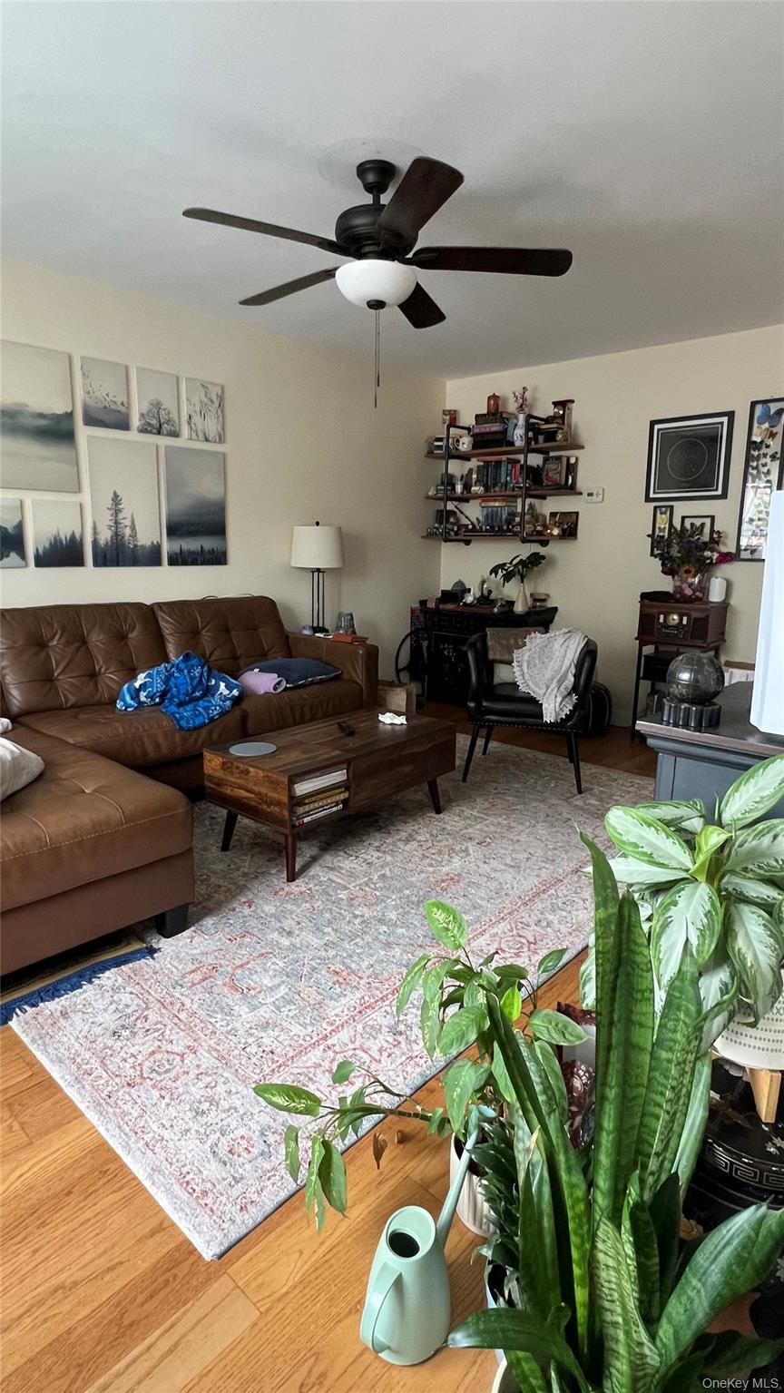 #5 photo, 24-14 93 Street, クイーンズ区 East Elmhurst , NY 11369