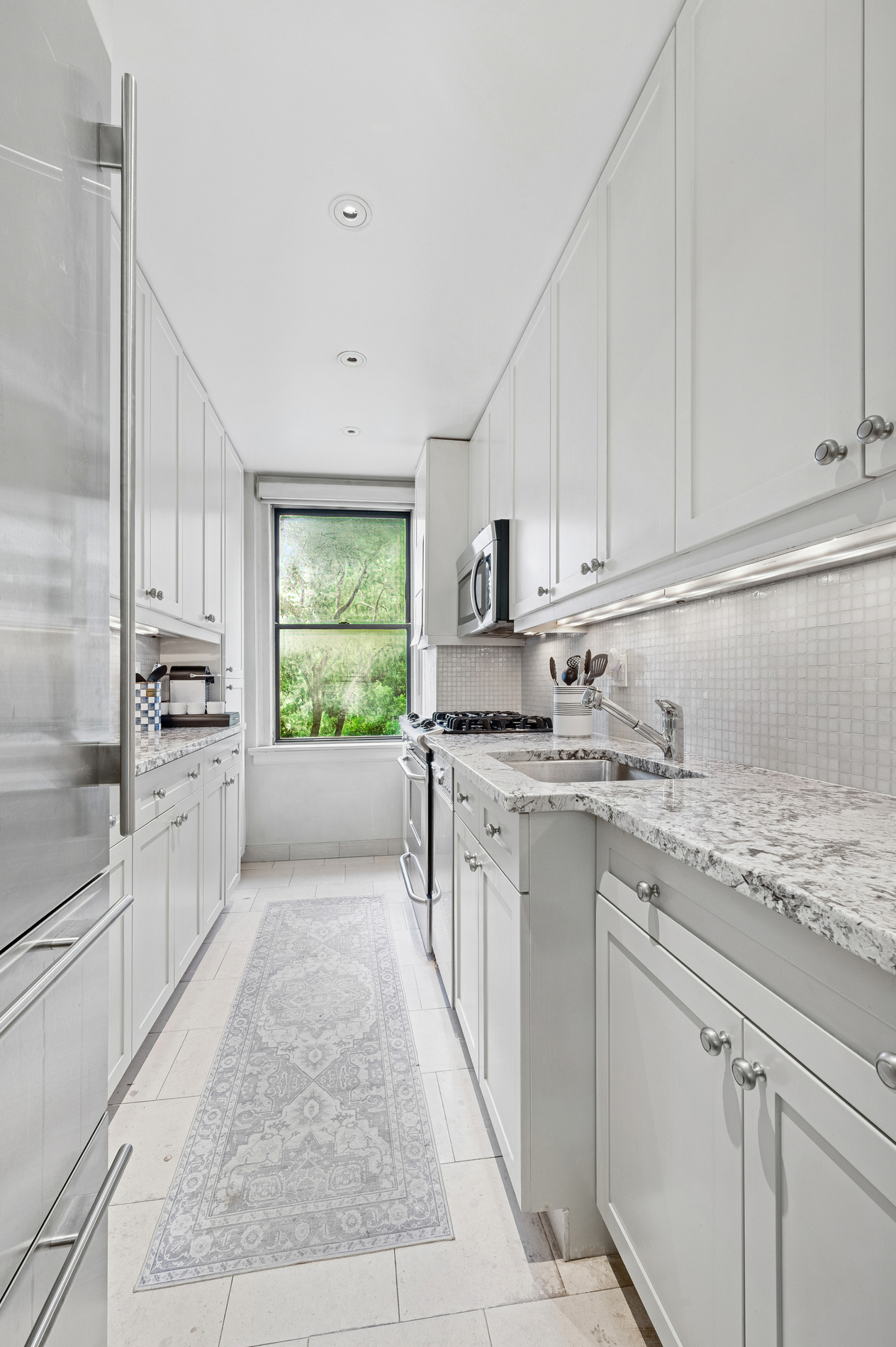 #9 photo, 865 United Nations Plaza, マンハッタン Turtle Bay , NY 10017