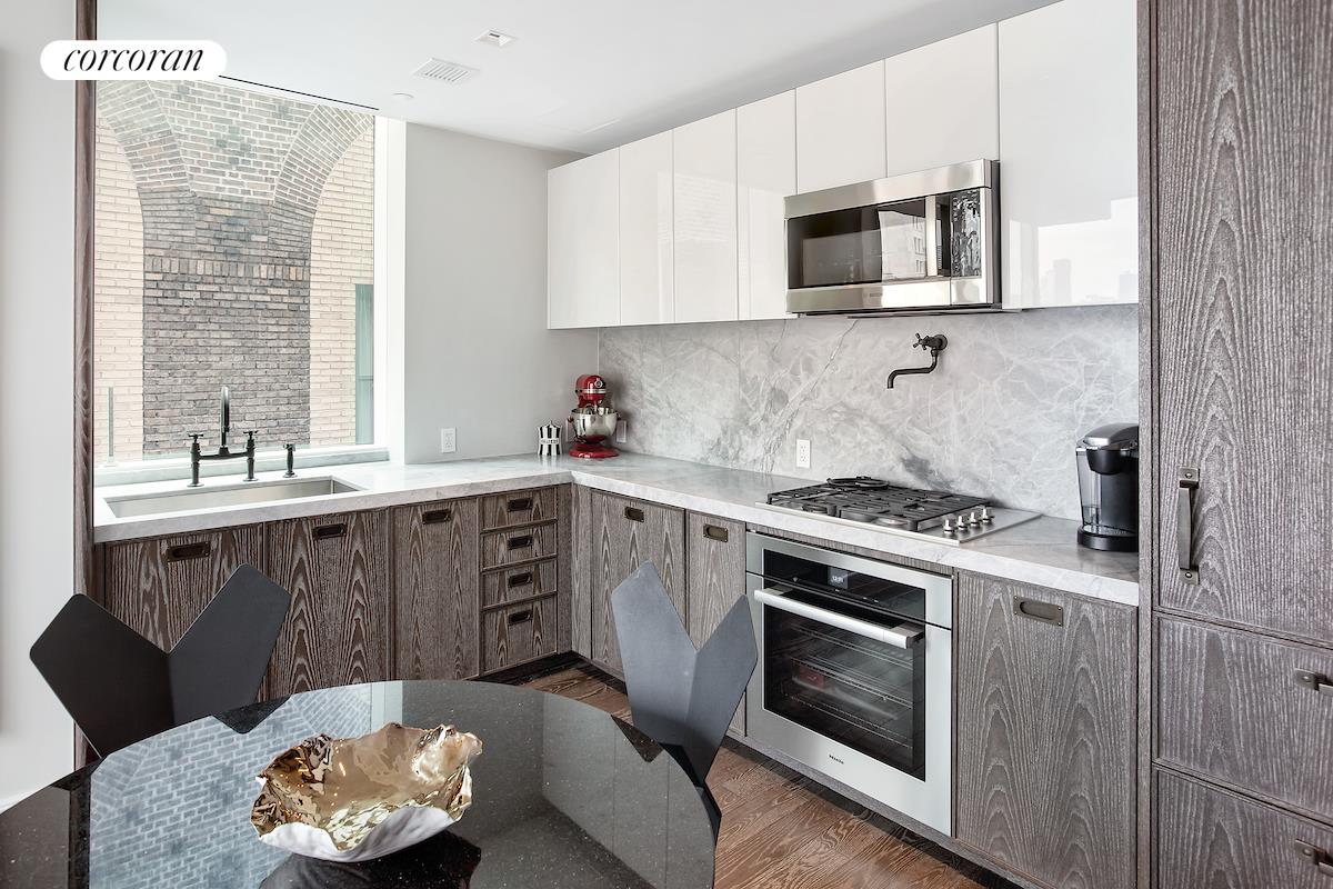 #5 photo, 45 E 22ND Street, Flatiron , NY 10010