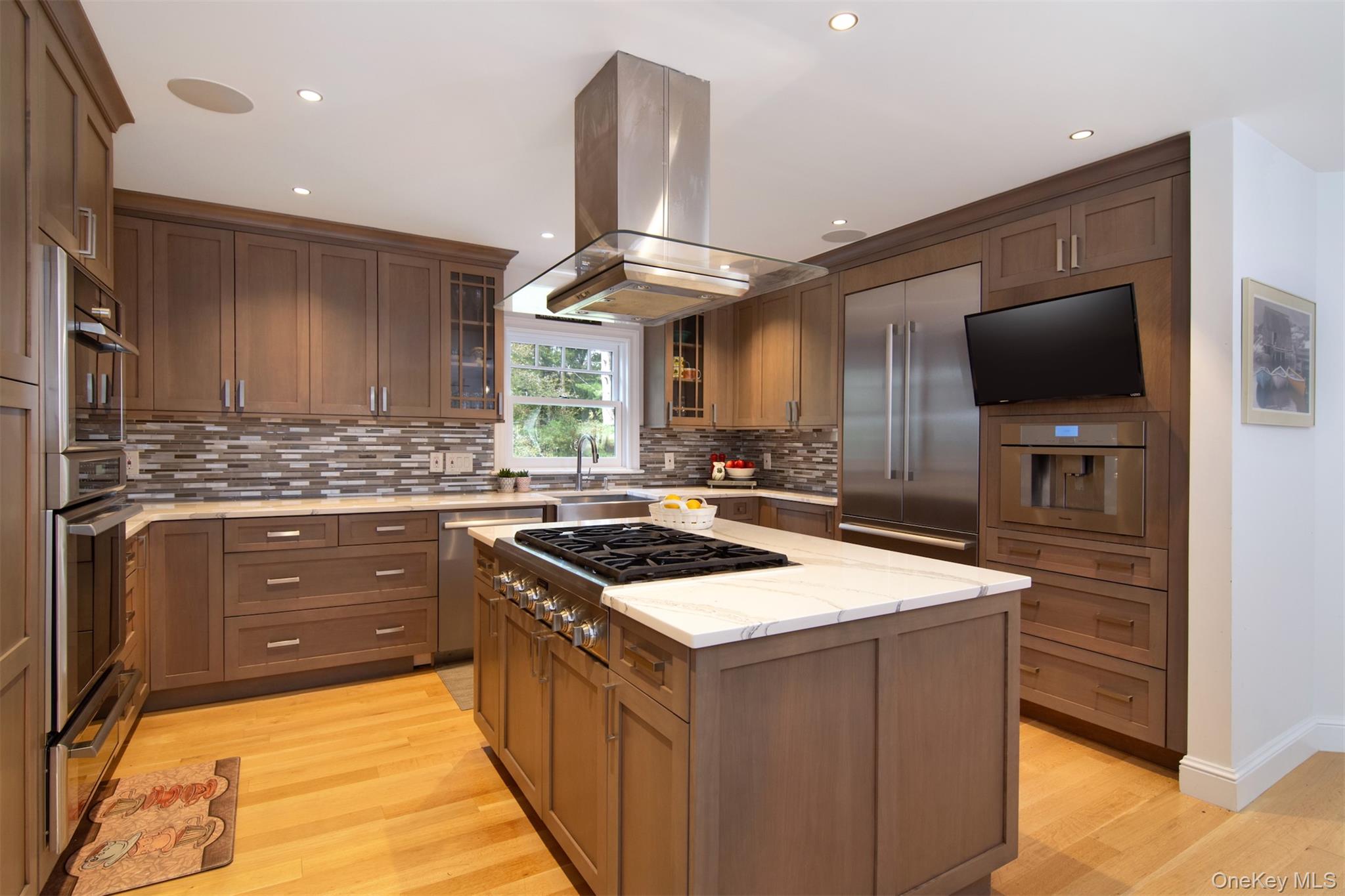 #11 photo, 27 Hawthorne Way, Hartsdale , NY 10530